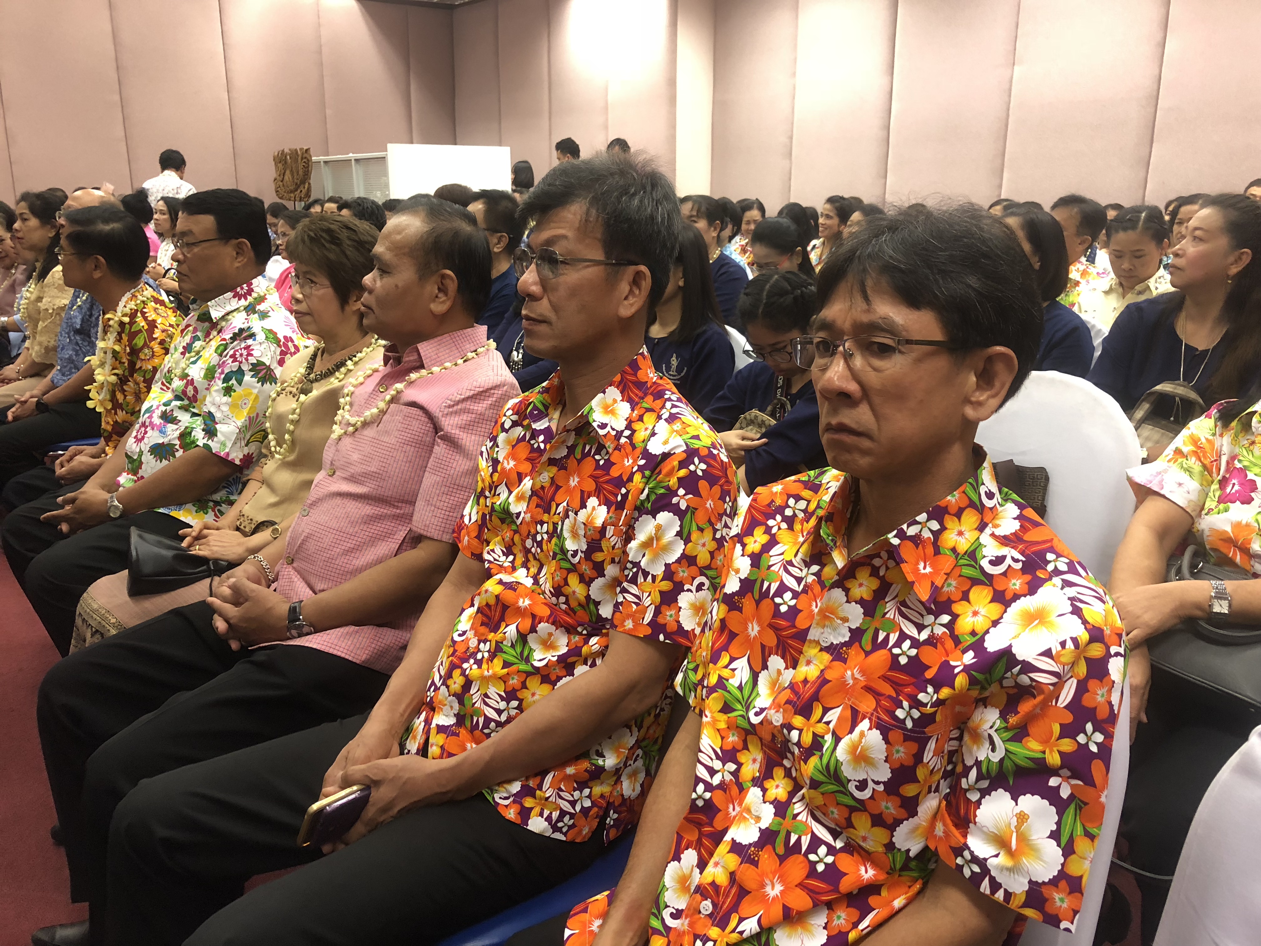 ร่วมกิจกรรม “สืบสานสงกรานต์ ตำนาน พช.”