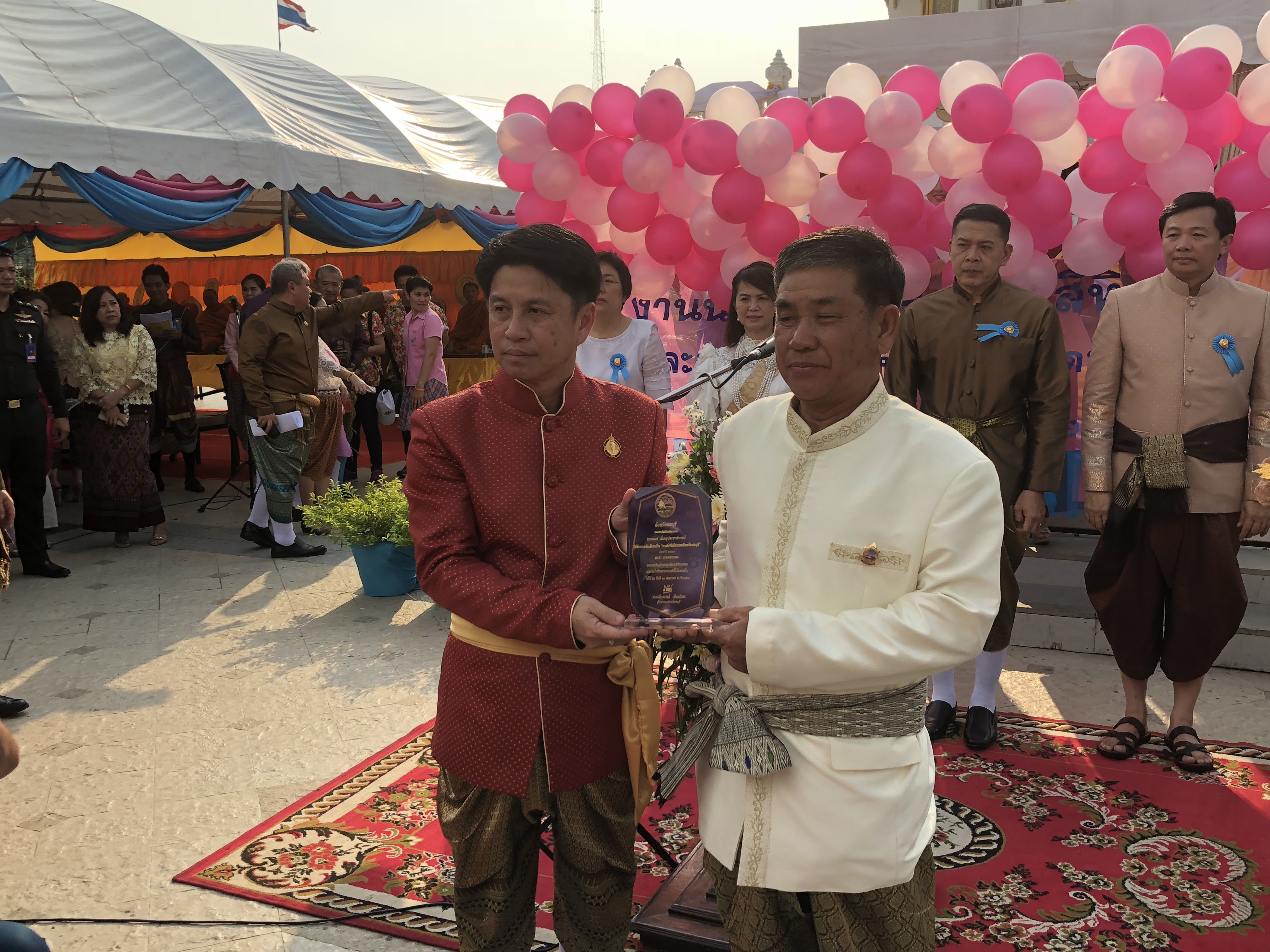 มอบโล่และเข็มเชิดชูเกียรติให้แก่คนดีศรีเมืองชลจังหวัดชลบุรี ประจำปี 2561