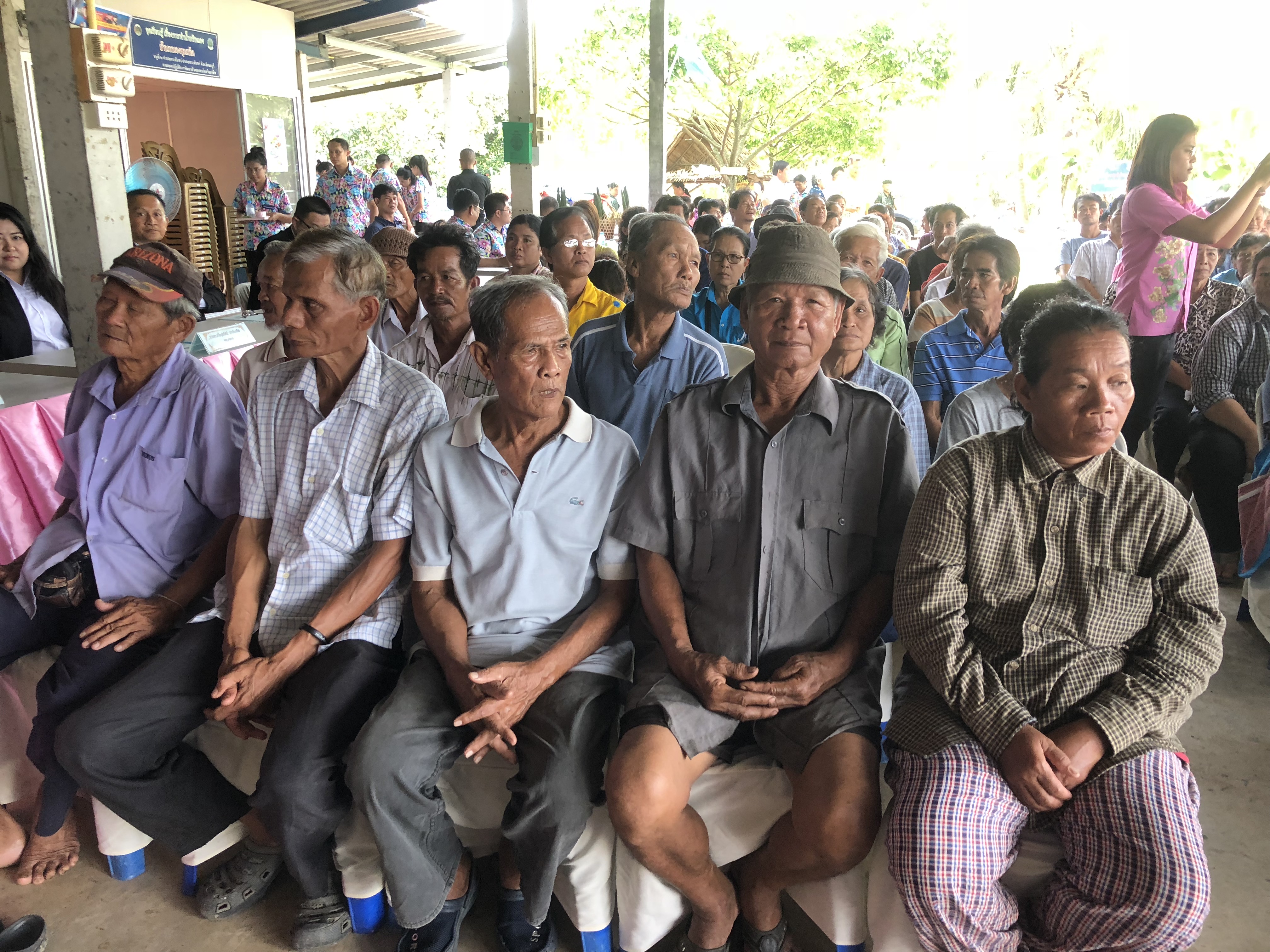 การติดตามราชการของสมาชิกสภานิติบัญญัติแห่งชาติพบประชาชนตามวิถีไทยนิยม ยั่งยืน ณ บ้านหนองชุมเห็ด