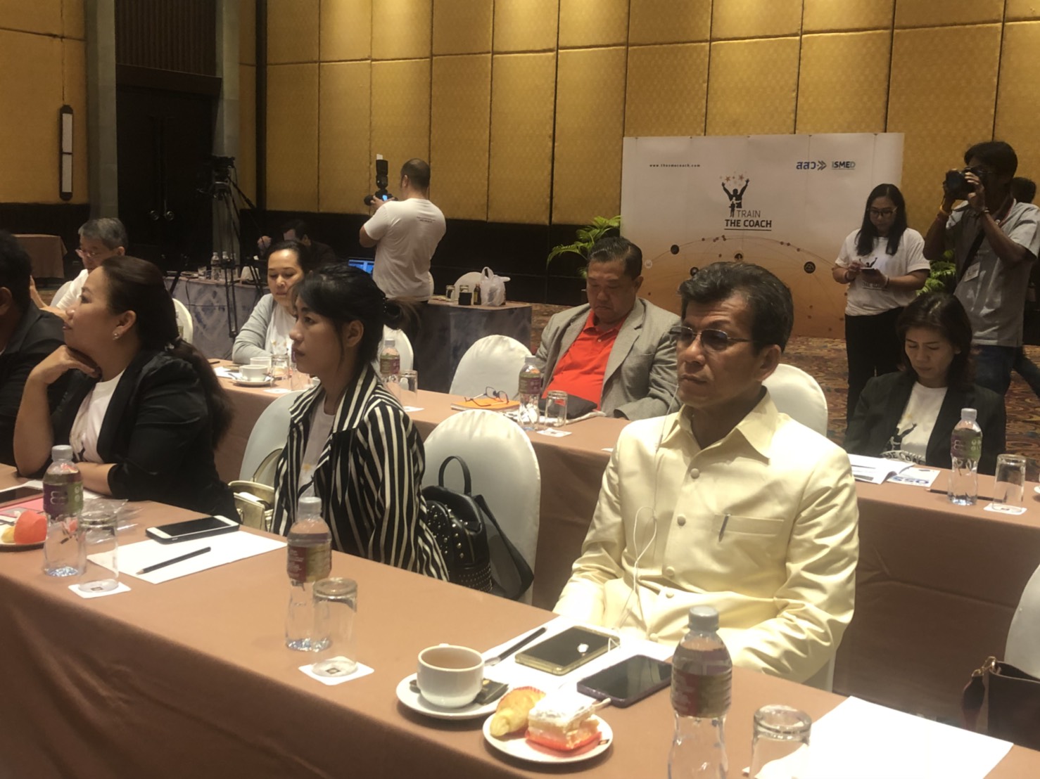 ร่วมเปิดตัวปฏิบัติการเร่งเครื่อง SME สู่ 4.0 กิจกรรม Train the Coach