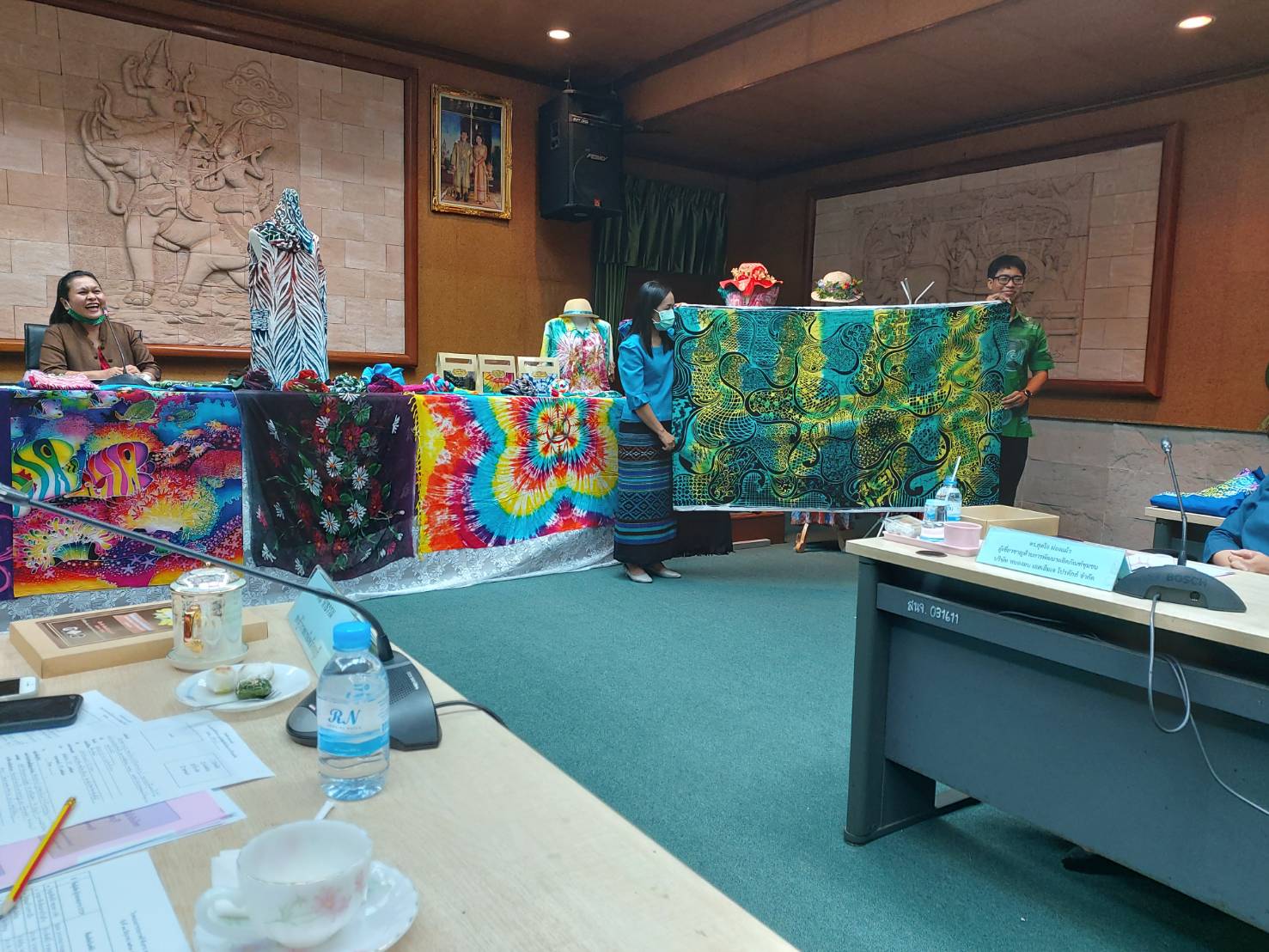 จังหวัดชลบุรี : ทะเลงาม ?ข้าวหลามอร่อย?อ้อยหวาน? จักสานดี ?ประเพณีวิ่งควาย??การประกวดผ้าสืบสาน อนุรักษ์ศิลป์ผ้าถิ่นไทย ดำรงไว้ในแผ่นดิน จังหวัดชลบุรี?