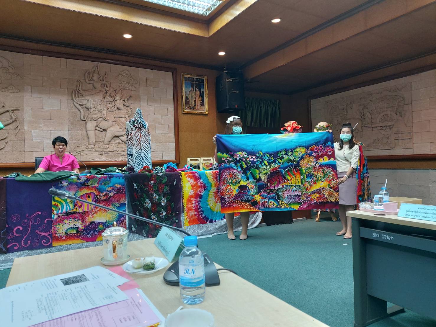 จังหวัดชลบุรี : ทะเลงาม ?ข้าวหลามอร่อย?อ้อยหวาน? จักสานดี ?ประเพณีวิ่งควาย??การประกวดผ้าสืบสาน อนุรักษ์ศิลป์ผ้าถิ่นไทย ดำรงไว้ในแผ่นดิน จังหวัดชลบุรี?