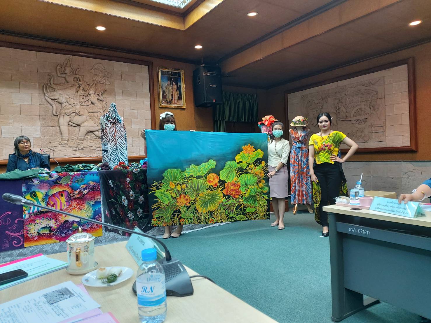 จังหวัดชลบุรี : ทะเลงาม ?ข้าวหลามอร่อย?อ้อยหวาน? จักสานดี ?ประเพณีวิ่งควาย??การประกวดผ้าสืบสาน อนุรักษ์ศิลป์ผ้าถิ่นไทย ดำรงไว้ในแผ่นดิน จังหวัดชลบุรี?