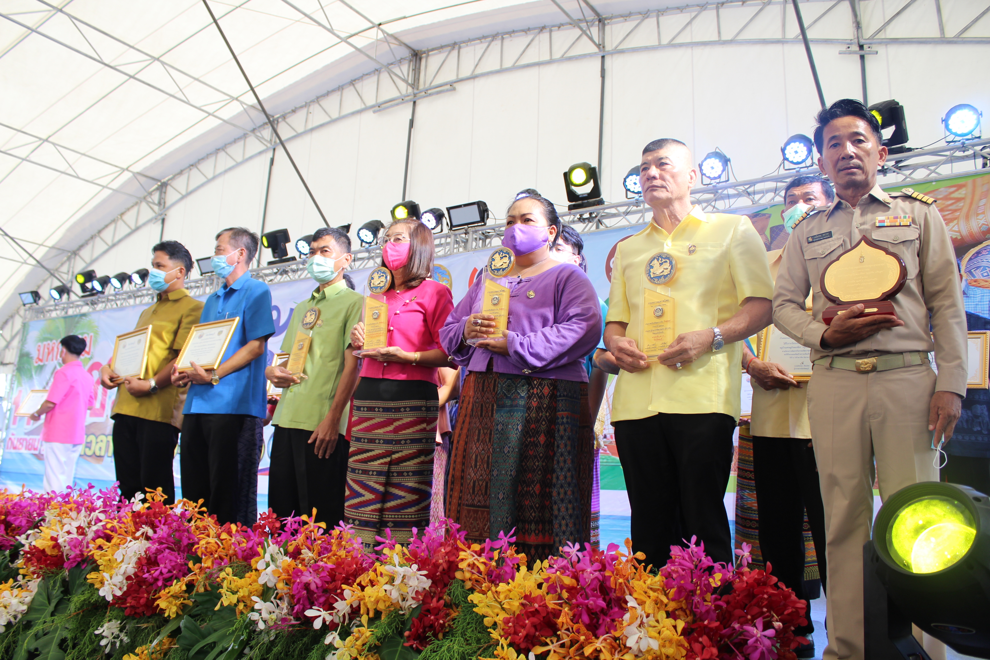 สพจ.ชลบุรี จัดงาน “มหกรรมรวมพลังคนดีแห่งแผ่นดิน”