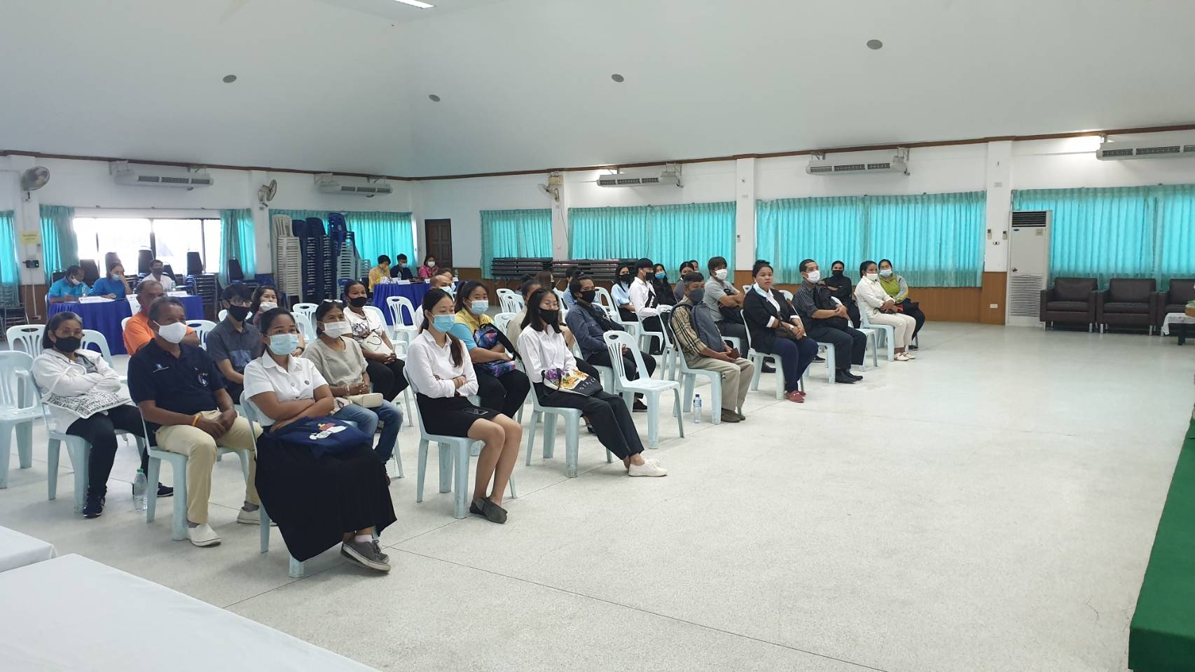 สอบสัมภาษณ์ลูกจ้างเหมาบริการ “โคก หนอง นา โมเดล” อำเภอบางละมุง