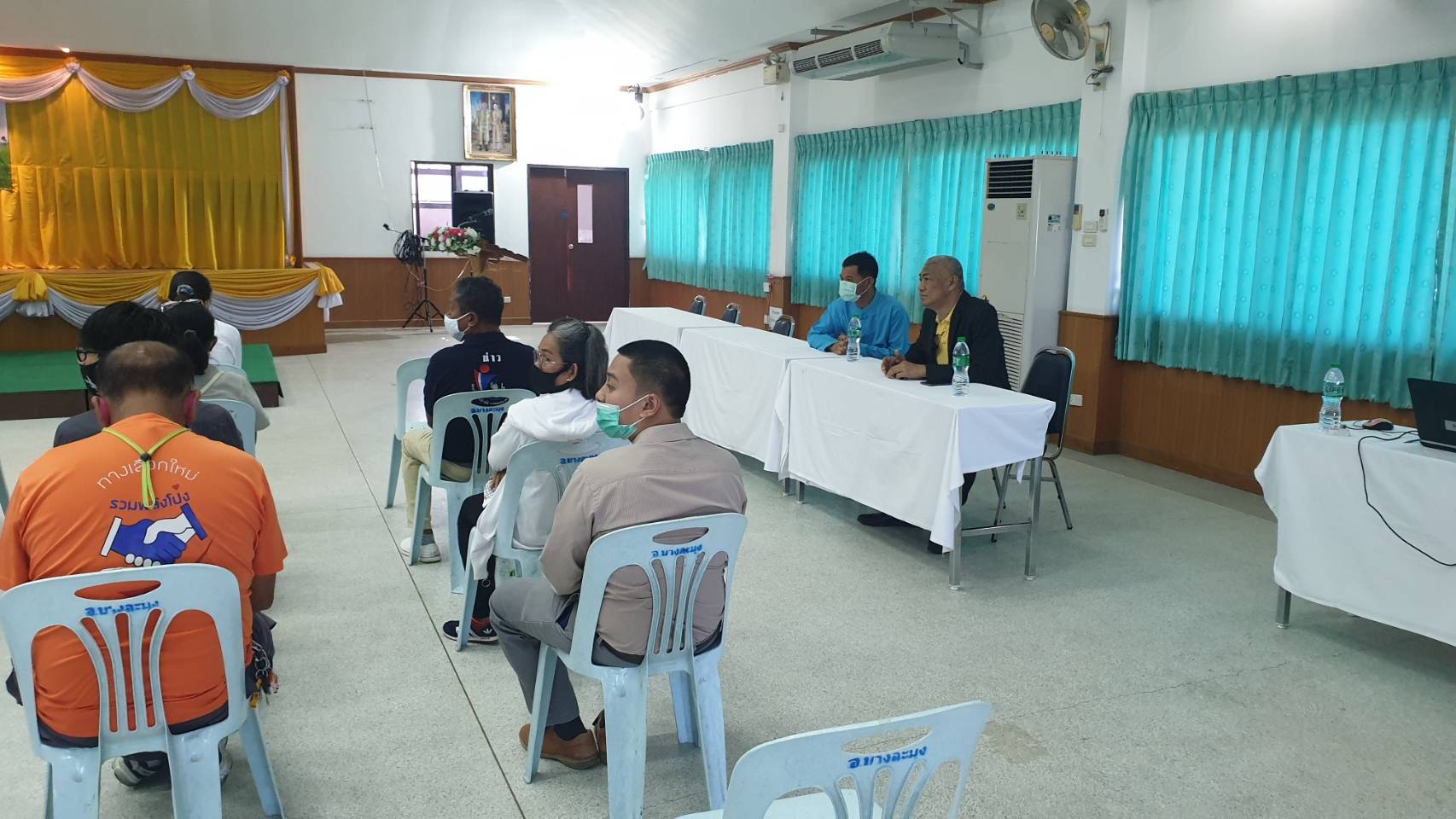 สอบสัมภาษณ์ลูกจ้างเหมาบริการ “โคก หนอง นา โมเดล” อำเภอบางละมุง