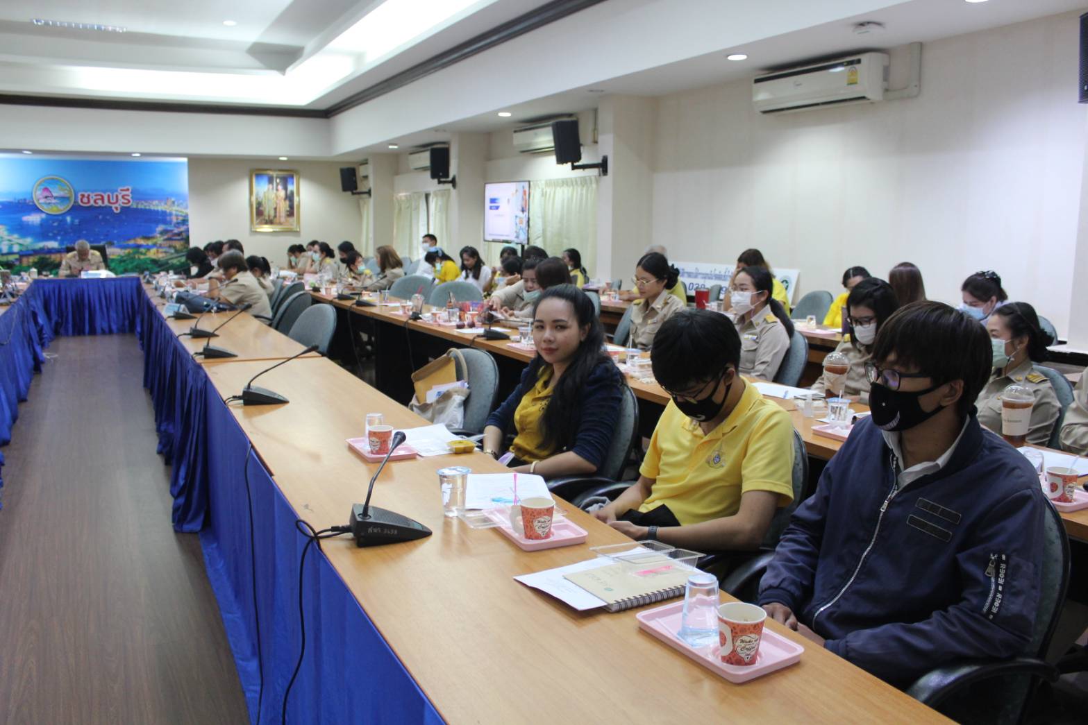พช.ชลบุรี ร่วมรับฟังการประชุมกรมฯ ครั้งที่ 10/2563 ผ่านระบบ Video Conference