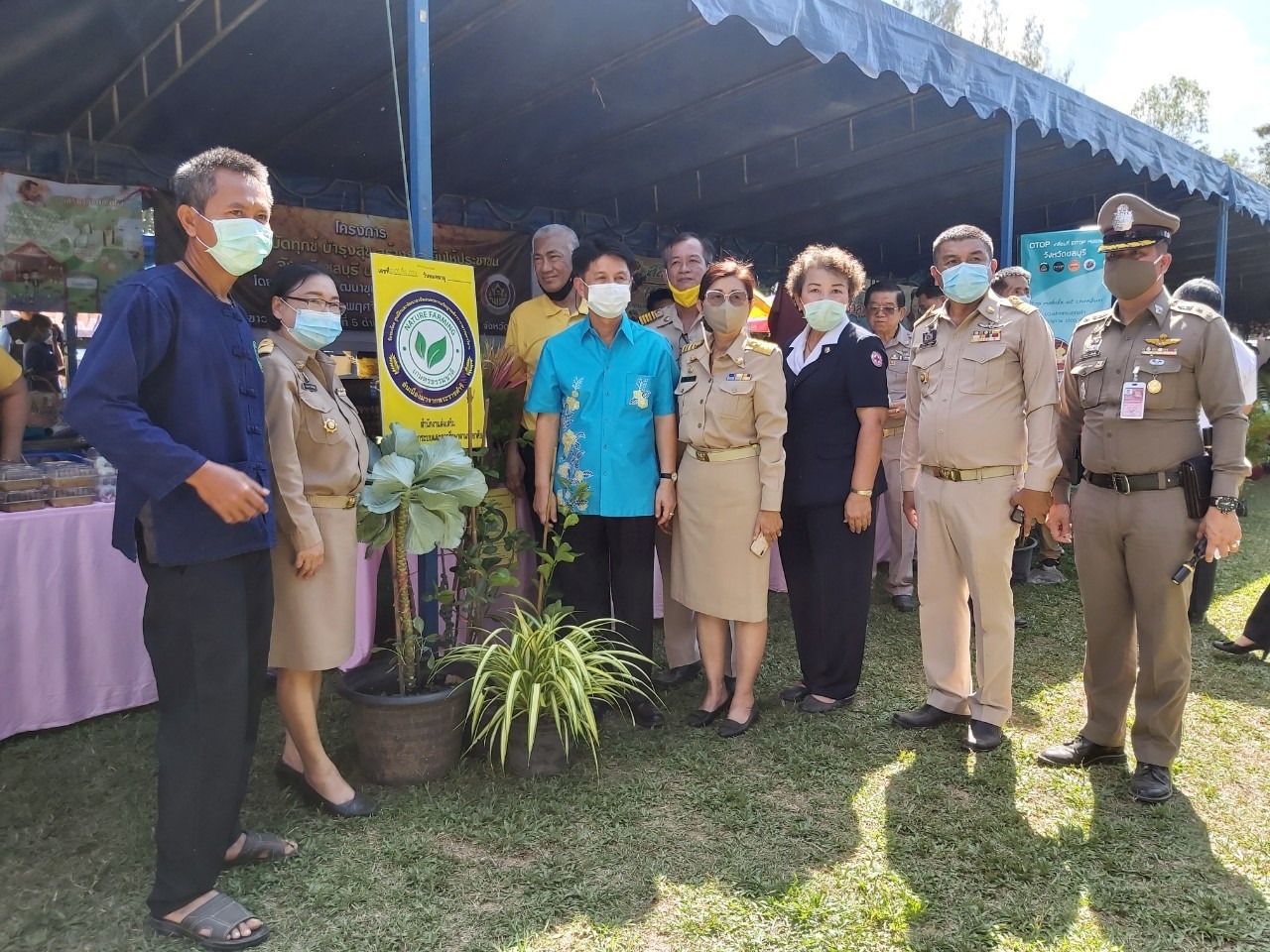 ออกหน่วยบริการตามโครงการหน่วยบำบัดทุกข์ บำรุงสุข สร้างรอยยิ้มให้ประชาชน จังหวัดชลบุรี