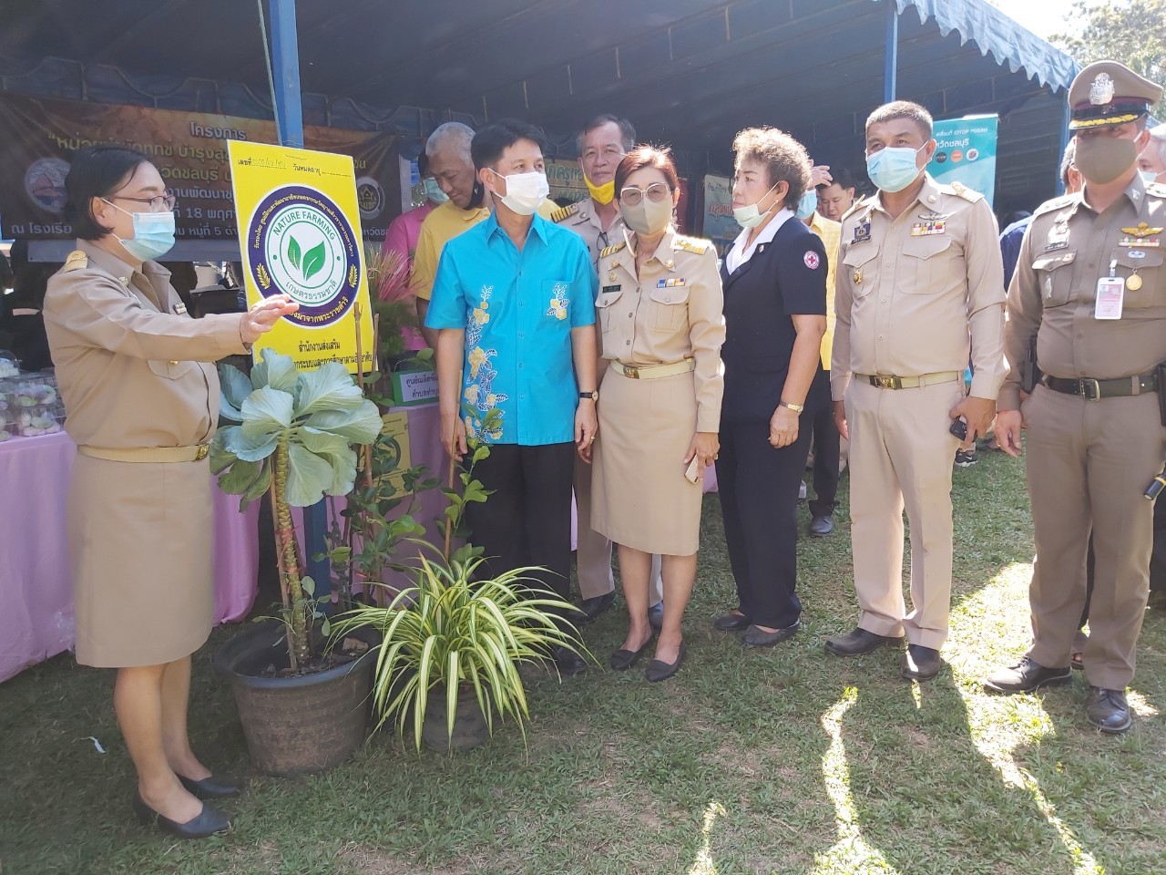 ออกหน่วยบริการตามโครงการหน่วยบำบัดทุกข์ บำรุงสุข สร้างรอยยิ้มให้ประชาชน จังหวัดชลบุรี