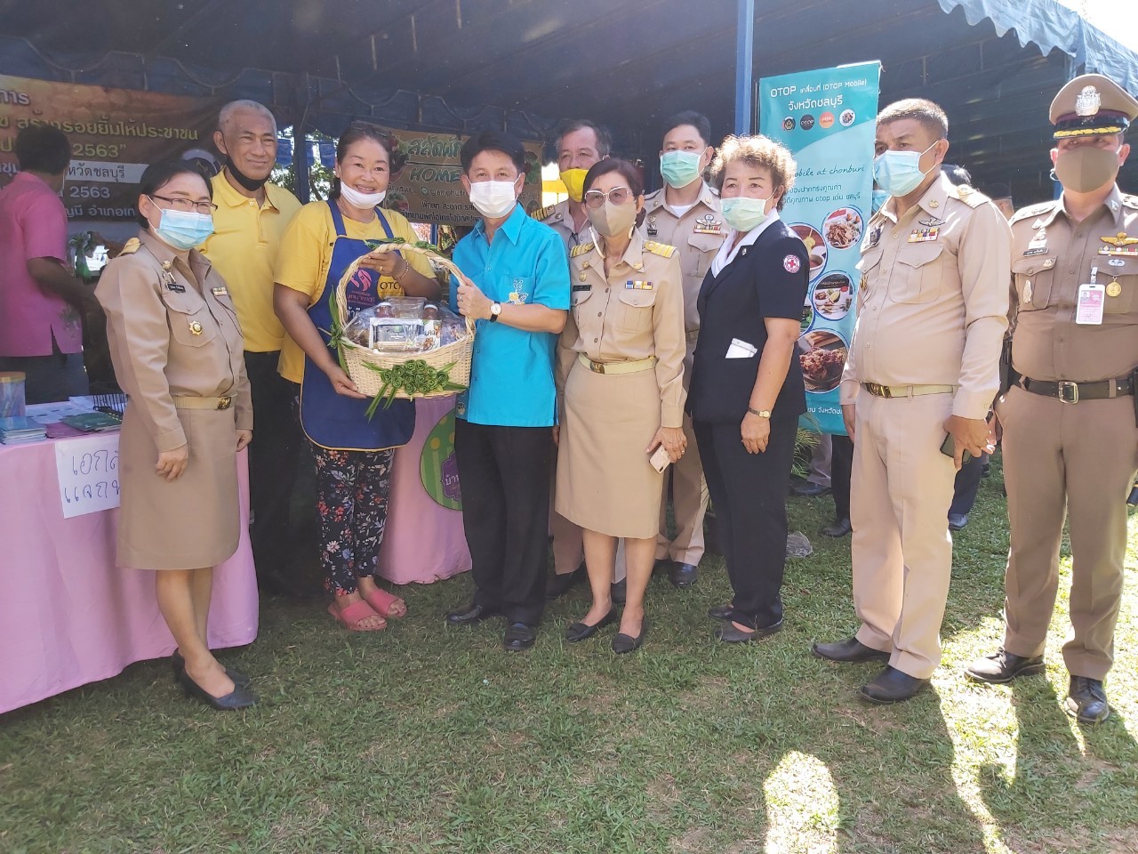 ออกหน่วยบริการตามโครงการหน่วยบำบัดทุกข์ บำรุงสุข สร้างรอยยิ้มให้ประชาชน จังหวัดชลบุรี