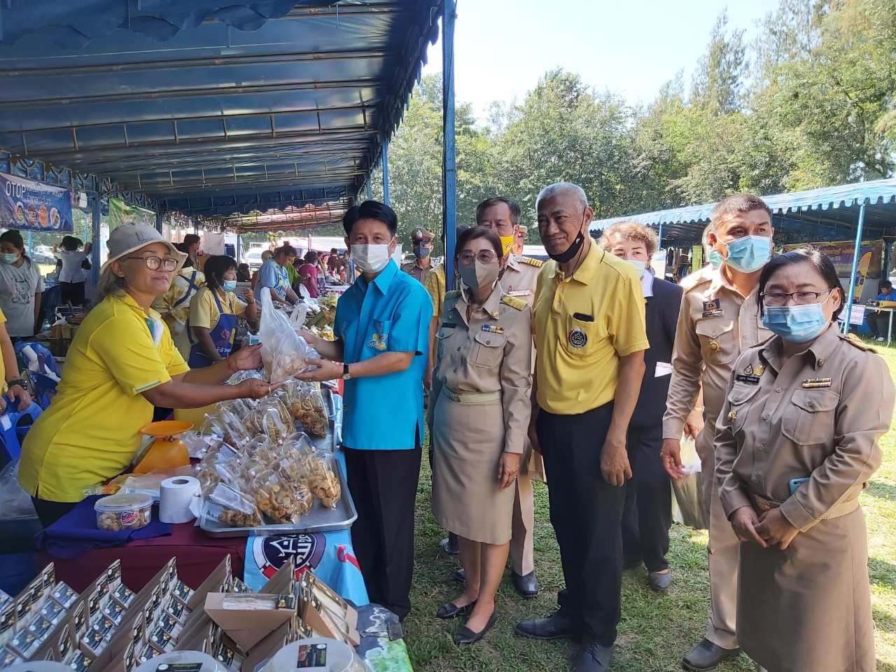 ออกหน่วยบริการตามโครงการหน่วยบำบัดทุกข์ บำรุงสุข สร้างรอยยิ้มให้ประชาชน จังหวัดชลบุรี