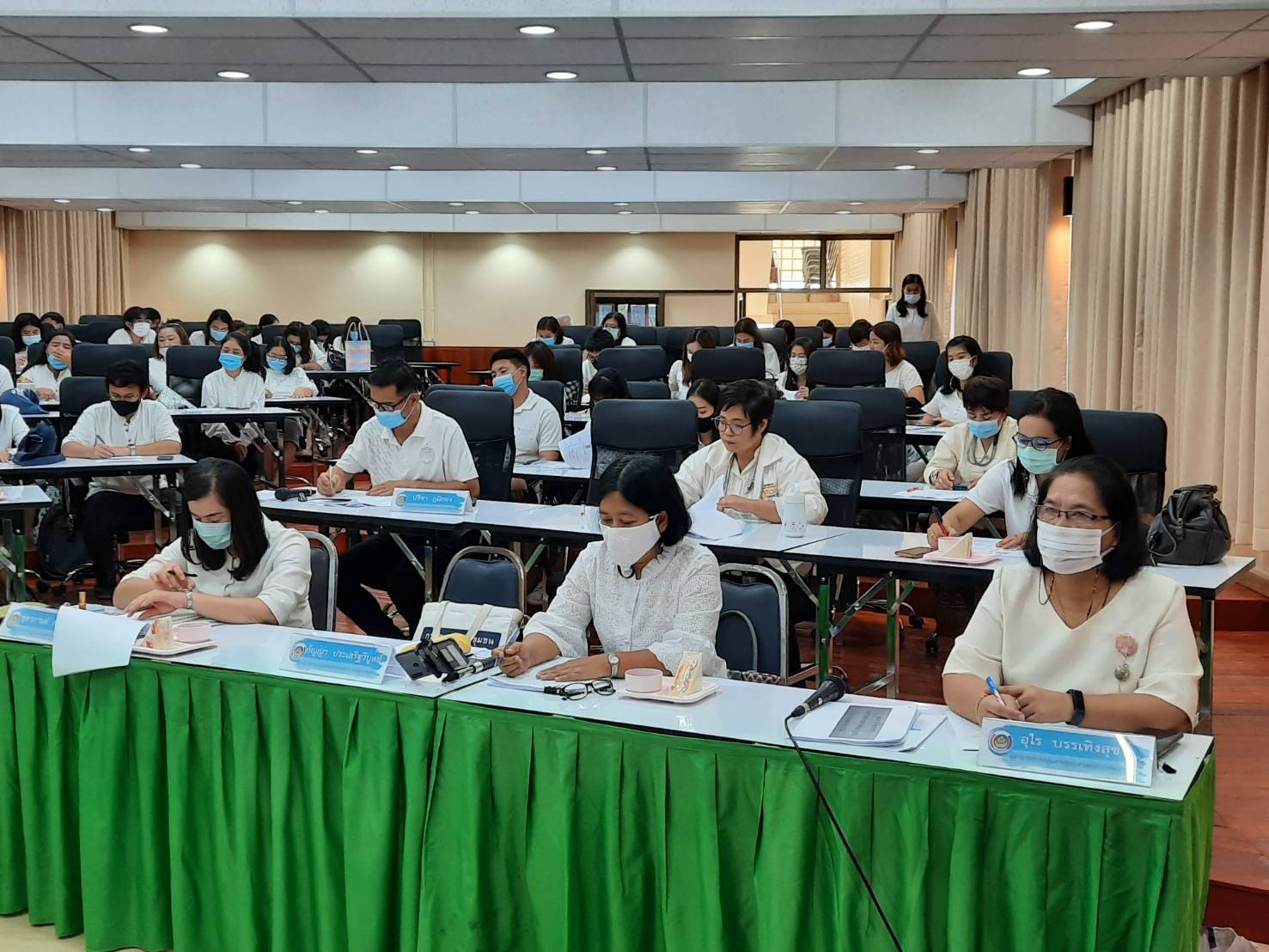 การประชุมข้าราชการและลูกจ้างสำนักงานพัฒนาชุมชนจังหวัดชลบุรี ครั้งที่ 10/2563