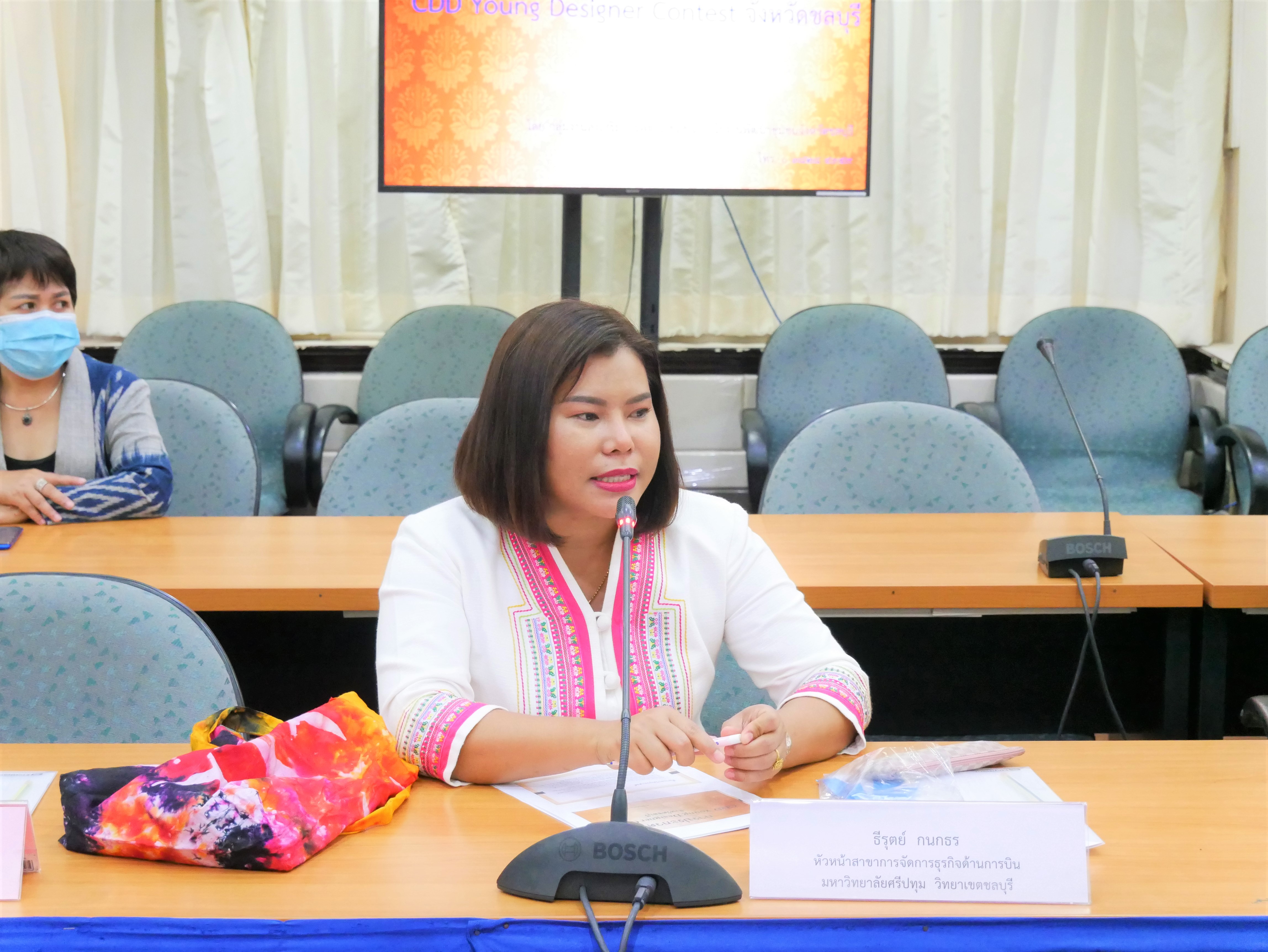 พช.ชลบุรี จัดประกวดโครงการ CDD Young Designer Contest