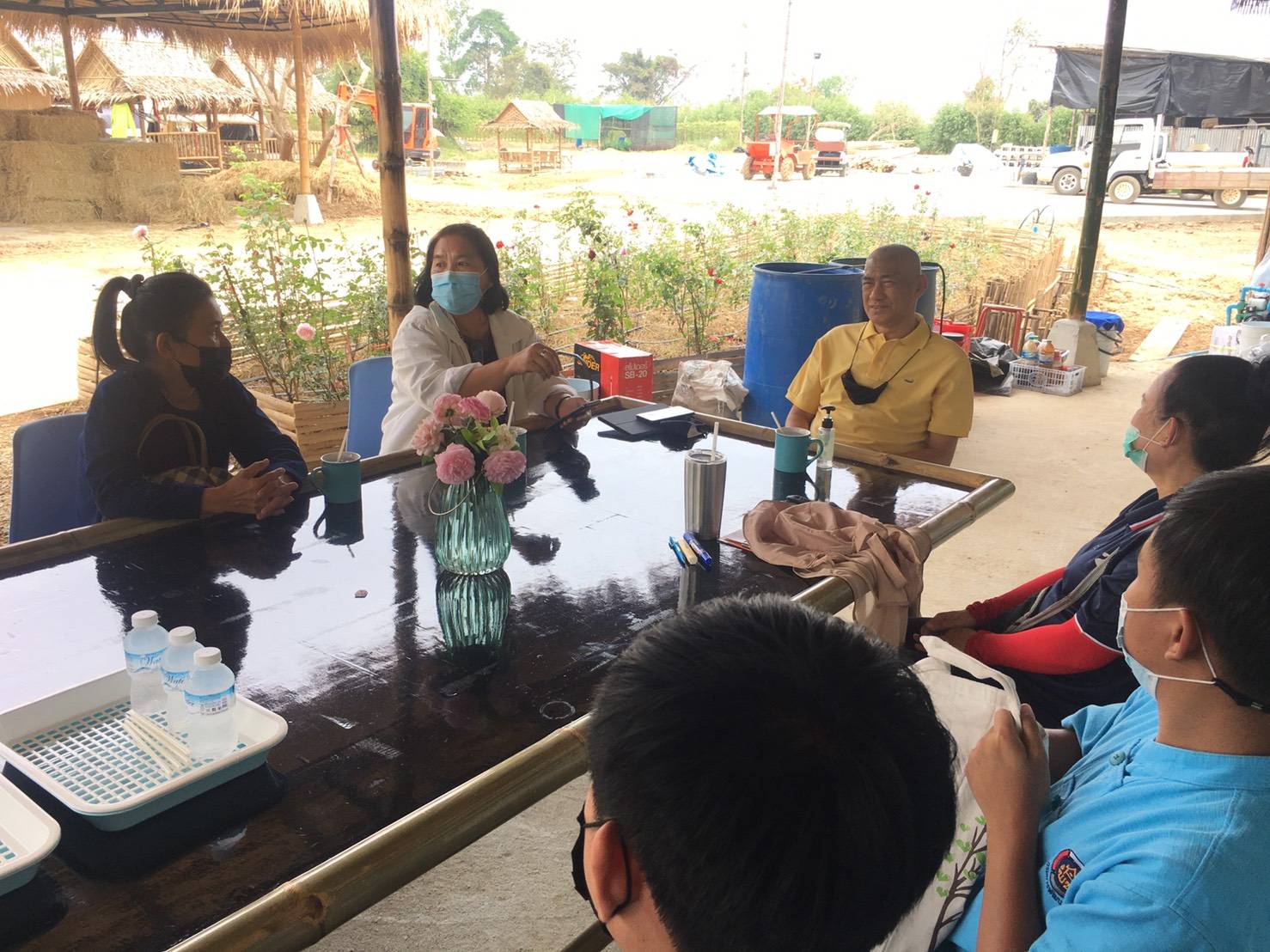 พจ.ชลบุรี ลงพื้นที่ติดตามโครงการ “โคก หนอง นา โมเดล” อ.พนัสนิคม