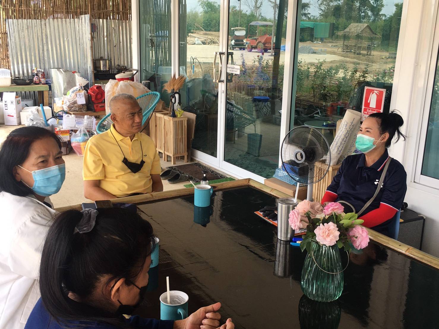 พจ.ชลบุรี ลงพื้นที่ติดตามโครงการ “โคก หนอง นา โมเดล” อ.พนัสนิคม