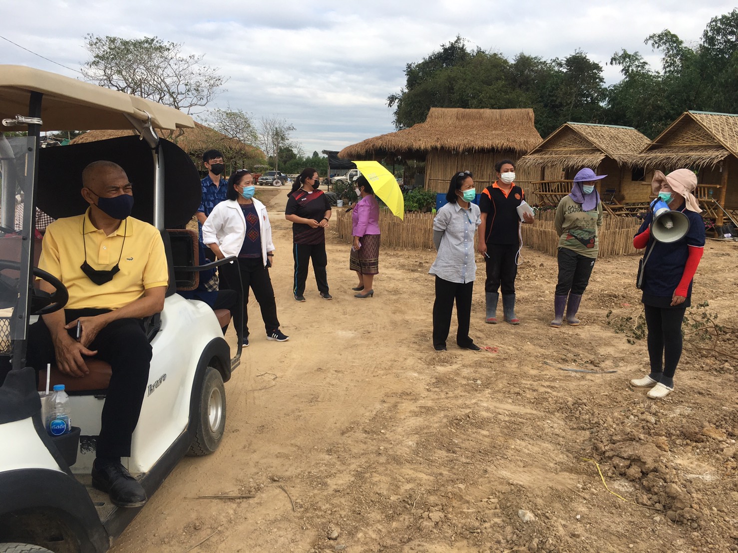 พจ.ชลบุรี ลงพื้นที่ติดตามโครงการ “โคก หนอง นา โมเดล” อ.พนัสนิคม