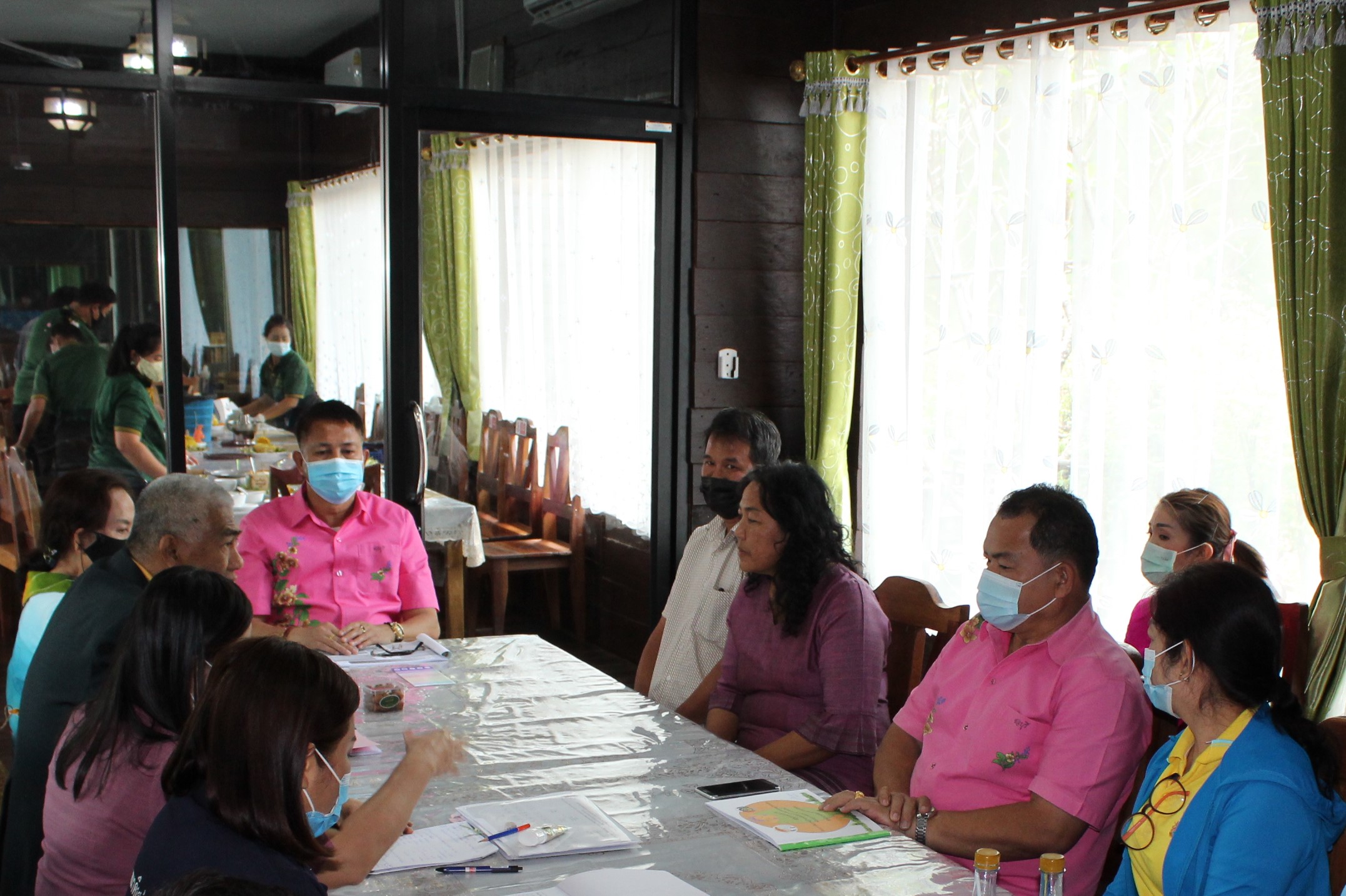 พช.ชลบุรี ลงพื้นที่ติดตามผลการดำเนินงานอำเภอบ่อทอง