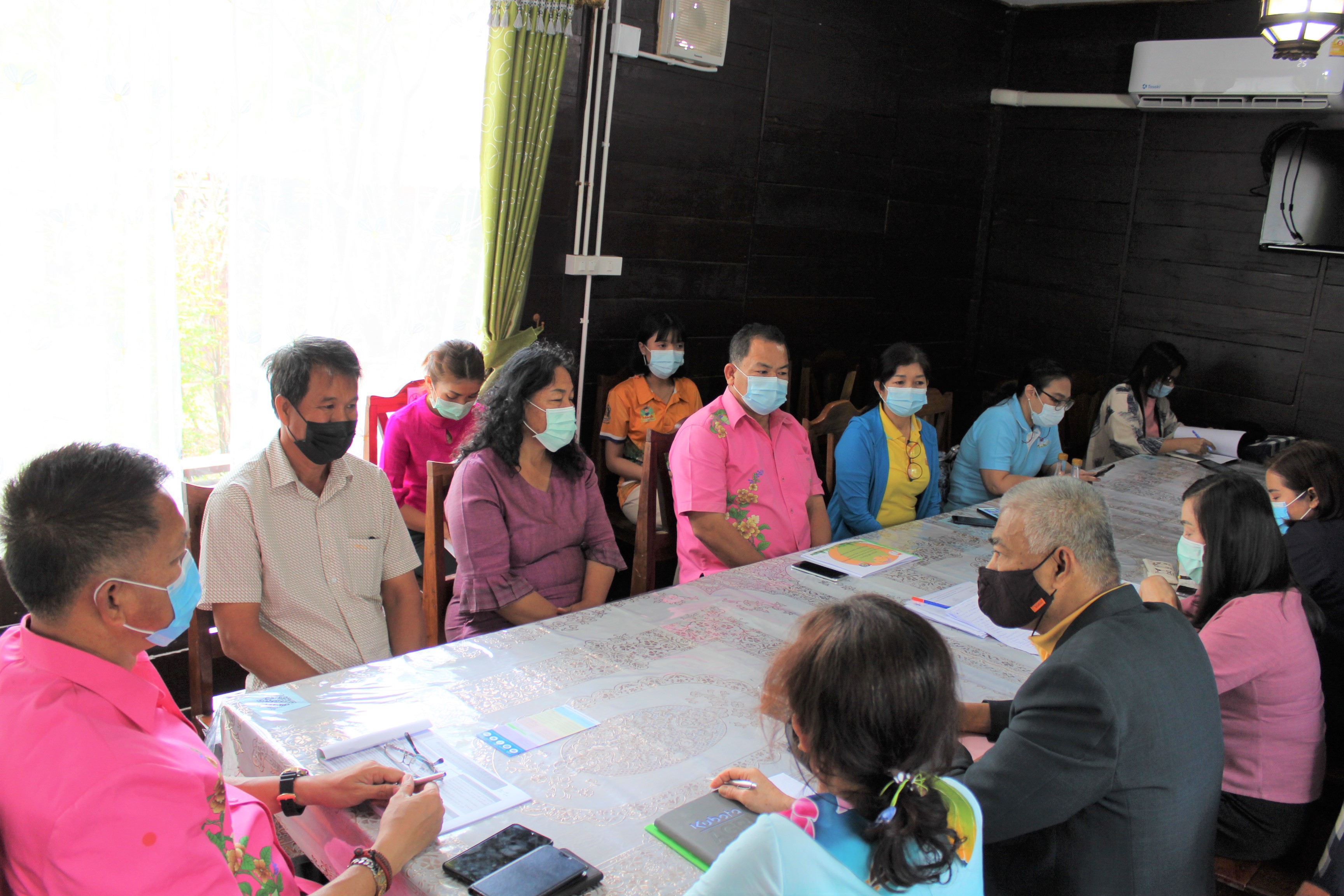 พช.ชลบุรี ลงพื้นที่ติดตามผลการดำเนินงานอำเภอบ่อทอง