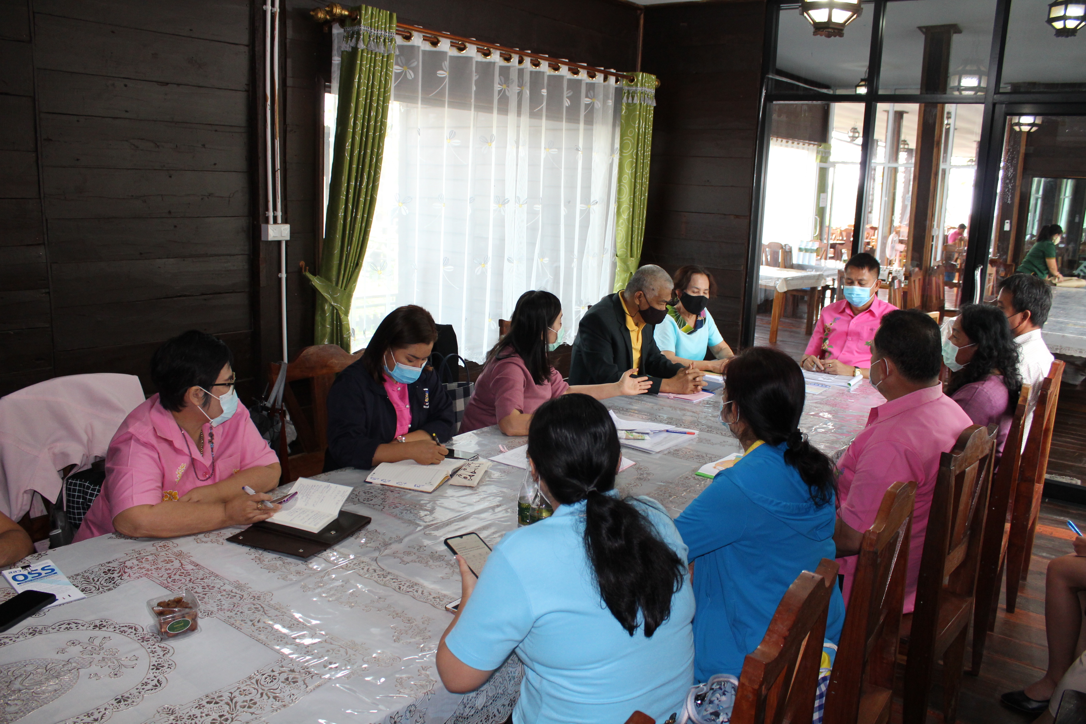 พช.ชลบุรี ลงพื้นที่ติดตามผลการดำเนินงานอำเภอบ่อทอง