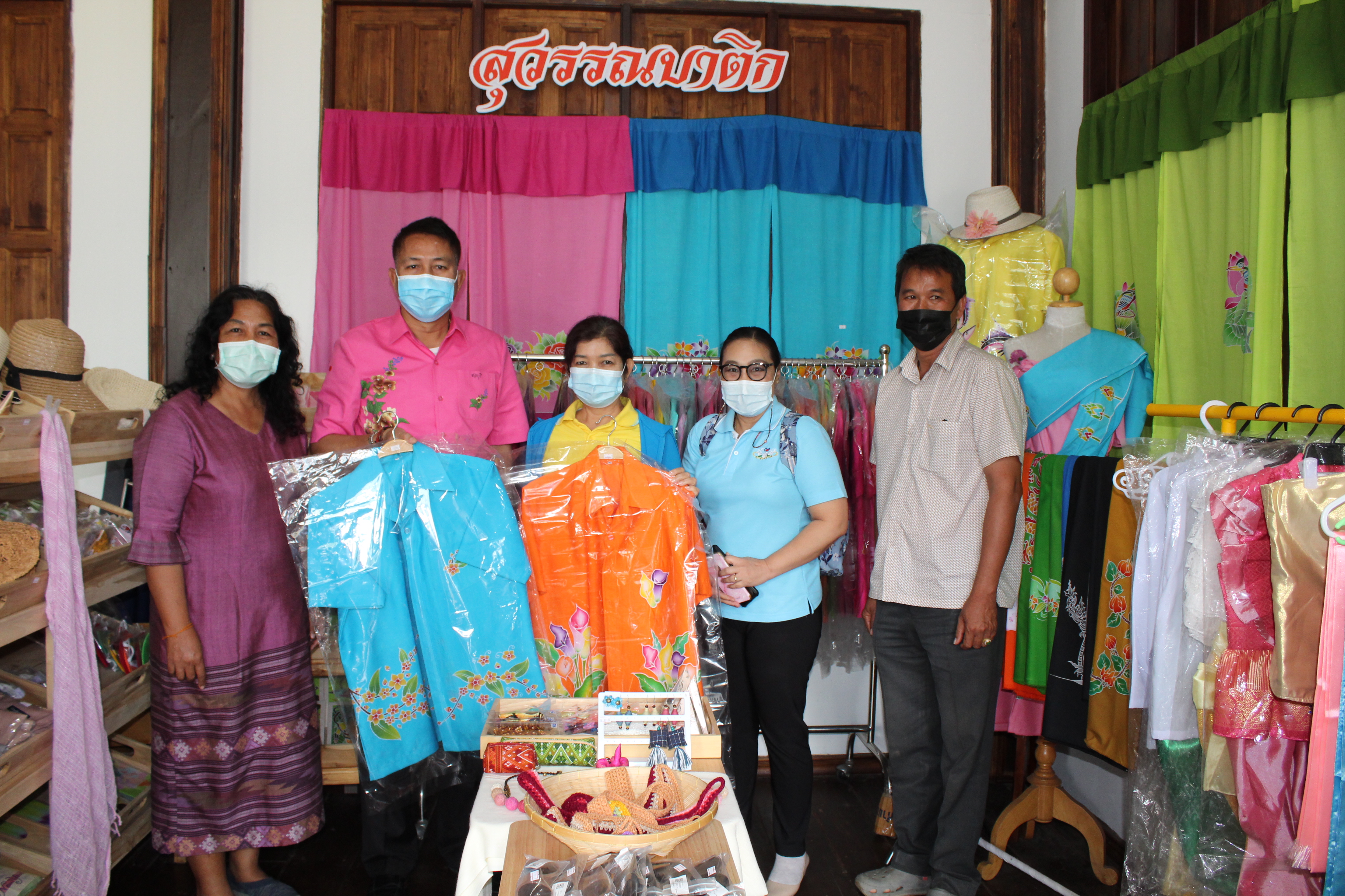 พช.ชลบุรี ลงพื้นที่ติดตามผลการดำเนินงานอำเภอบ่อทอง