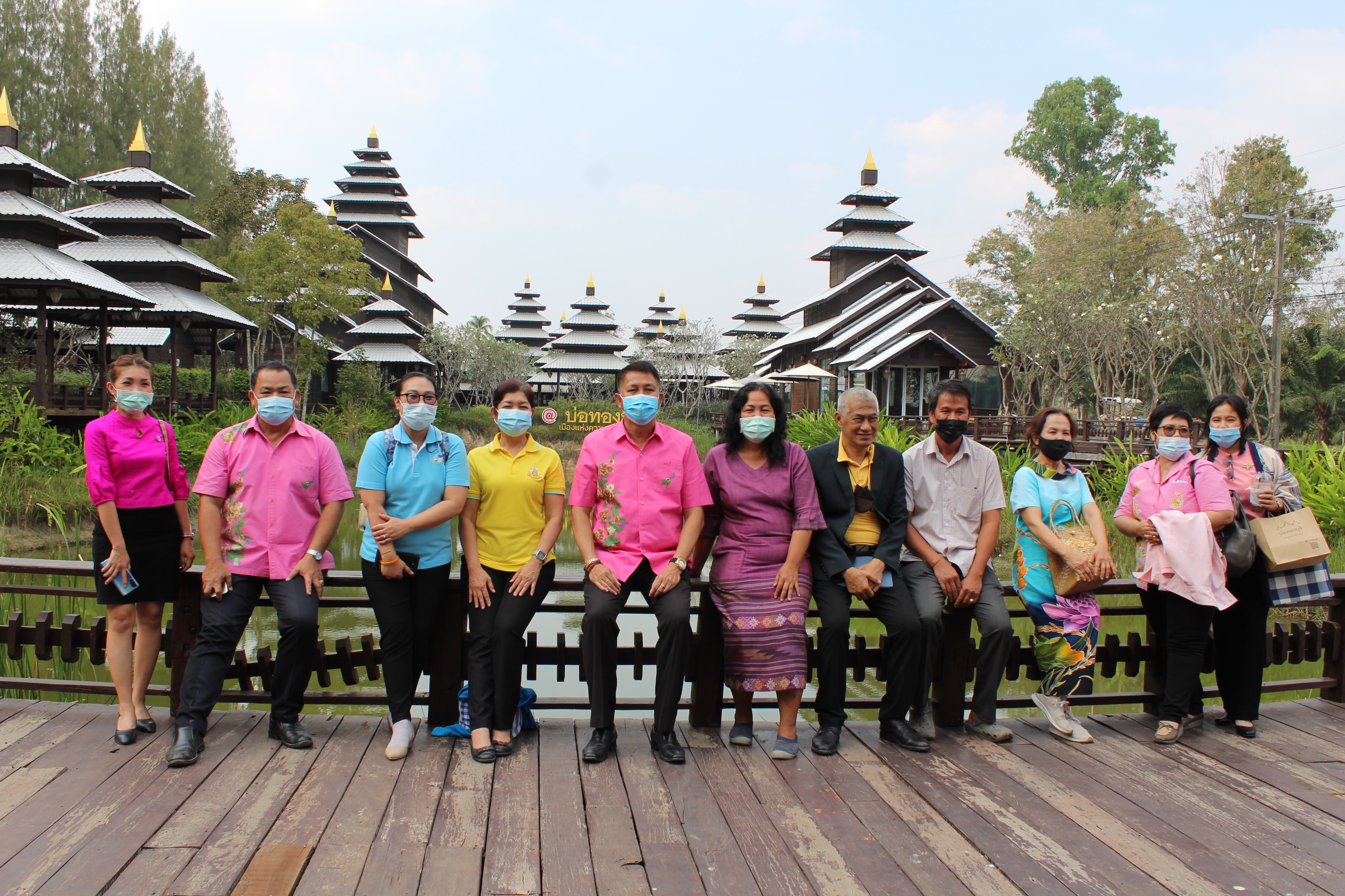 พช.ชลบุรี ลงพื้นที่ติดตามผลการดำเนินงานอำเภอบ่อทอง