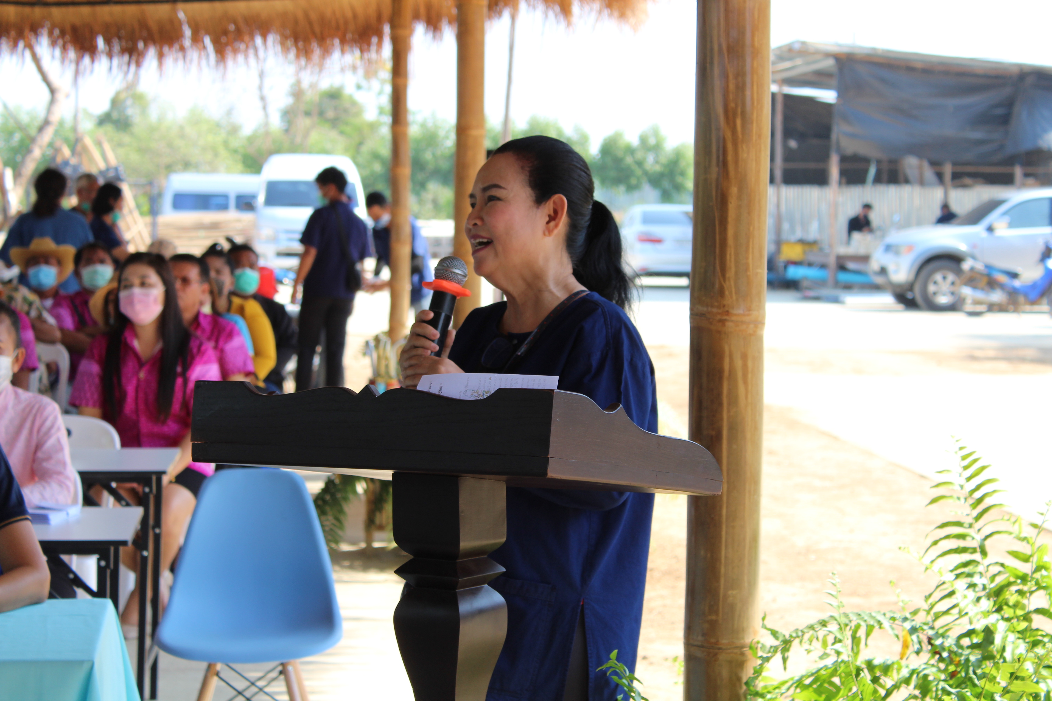 รองผู้ว่าราชการจังหวัดชลบุรี นำคณะเยี่ยมชมโครงการ “โคก หนอง นา โมเดล” อ.พนัสนิคม