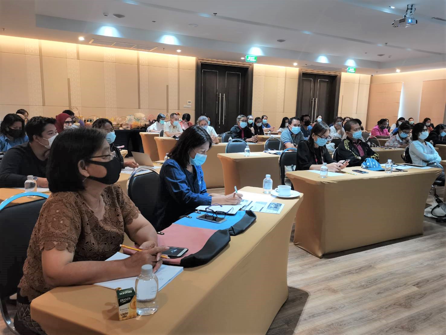 พช.ชลบุรี จัดโครงการพัฒนาศักยภาพผู้ประกอบการสู่ยุค 4.0