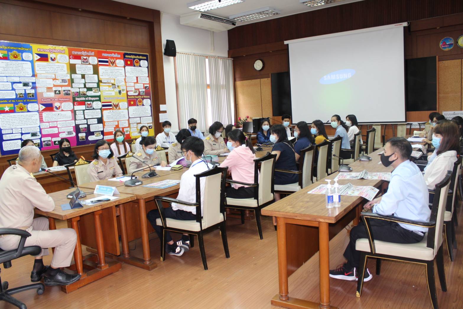 พช.ชลบุรี ปฐมนิเทศนักพัฒนารัฐบาลดิจิทัล (นพร.)