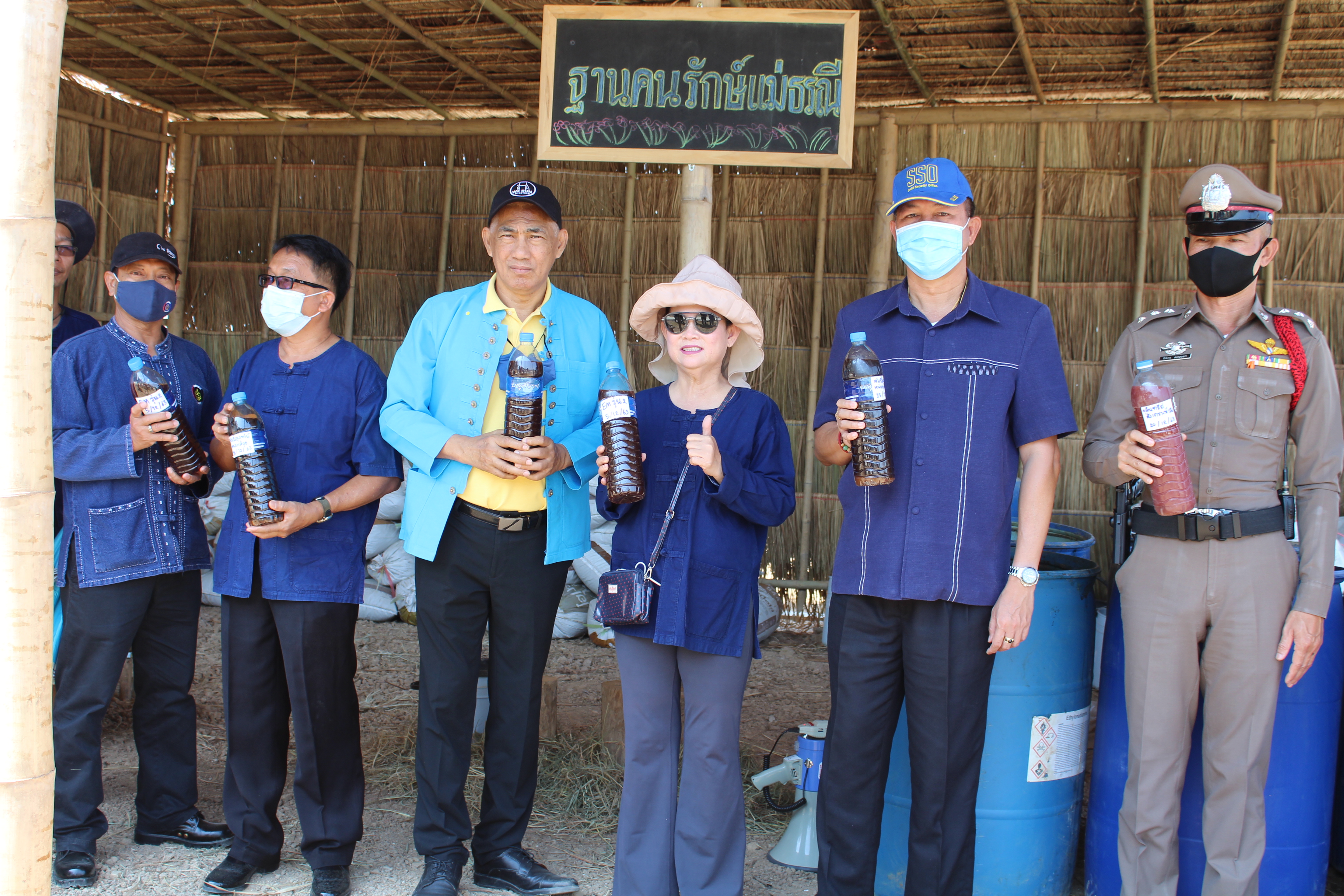 รองผู้ว่าราชการจังหวัดชลบุรี นำคณะเยี่ยมชมโครงการ “โคก หนอง นา โมเดล” อ.พนัสนิคม