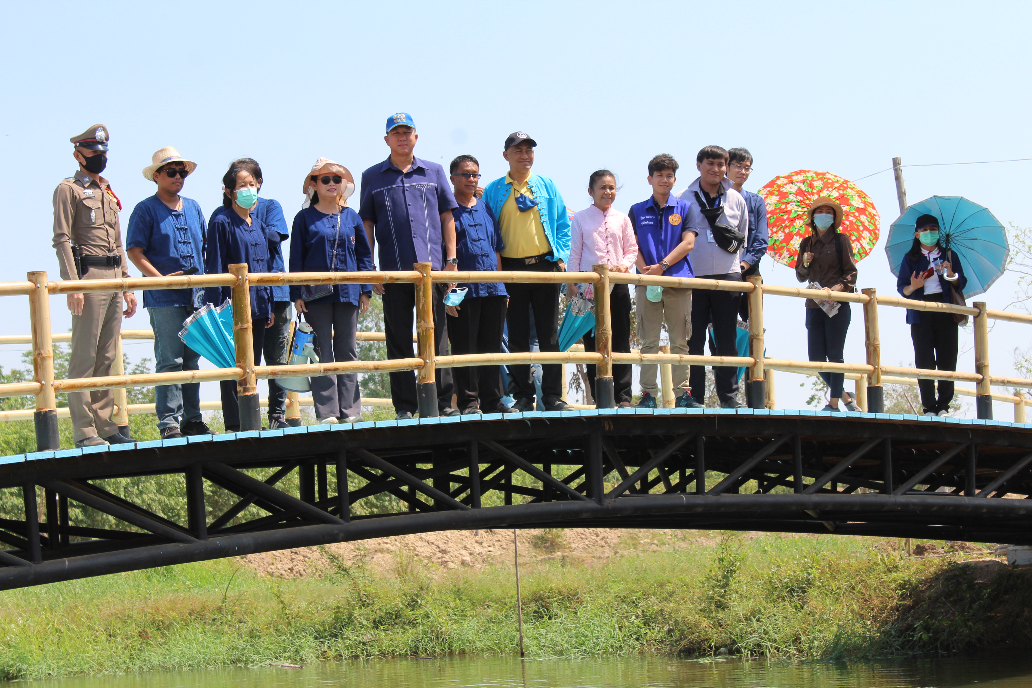 รองผู้ว่าราชการจังหวัดชลบุรี นำคณะเยี่ยมชมโครงการ “โคก หนอง นา โมเดล” อ.พนัสนิคม