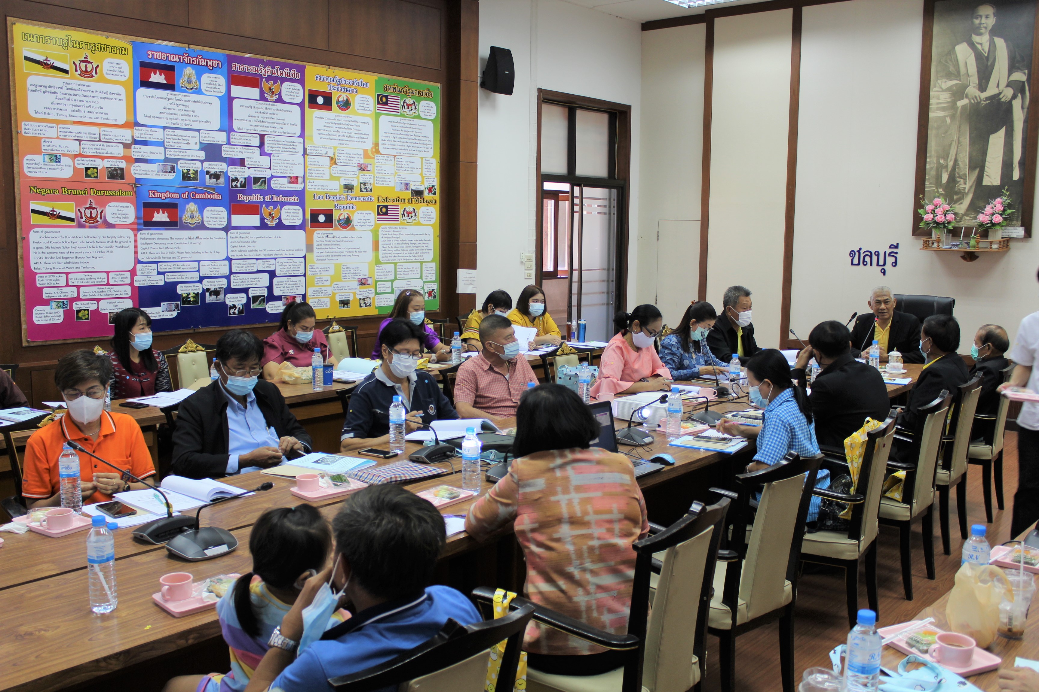 พช.ชลบุรีจัดประชุมเชิงปฏิบัติการสร้างความรู้ ความเข้าใจ เครือข่ายคณะกรรมการบริหารศูนย์ประสานงานองค์การชุมชนระดับจังหวัด (ศอช.จ.)