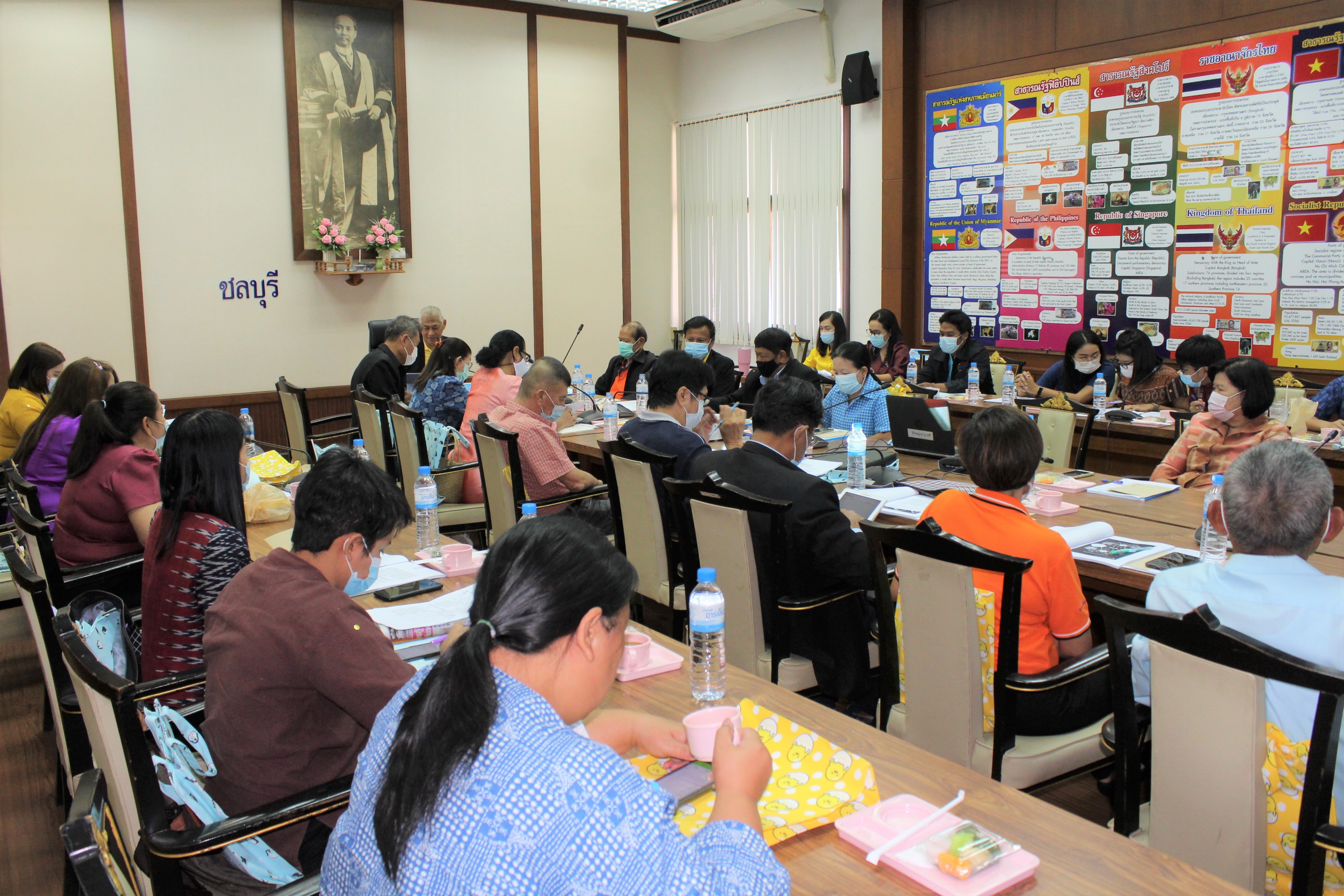 พช.ชลบุรีจัดประชุมเชิงปฏิบัติการสร้างความรู้ ความเข้าใจ เครือข่ายคณะกรรมการบริหารศูนย์ประสานงานองค์การชุมชนระดับจังหวัด (ศอช.จ.)