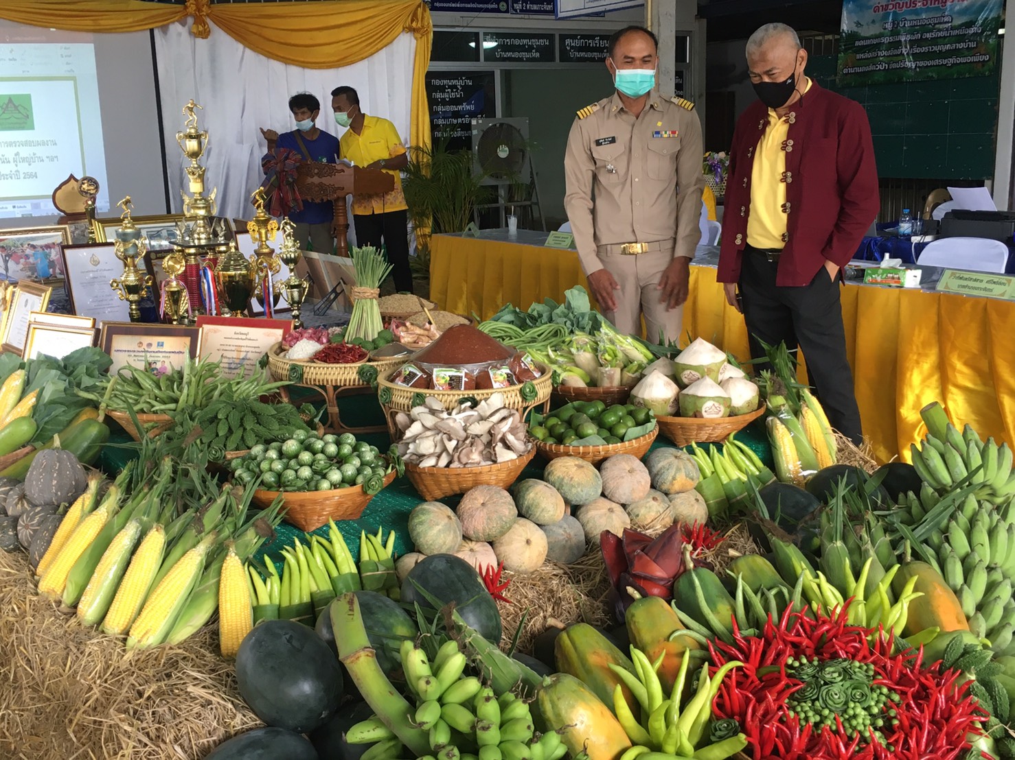 พจ.ชลบุรี ร่วมเป็นกรรมการคัดเลือกกำนัน ผู้ใหญ่บ้าน ยอดเยี่ยม ประจำปี 2564