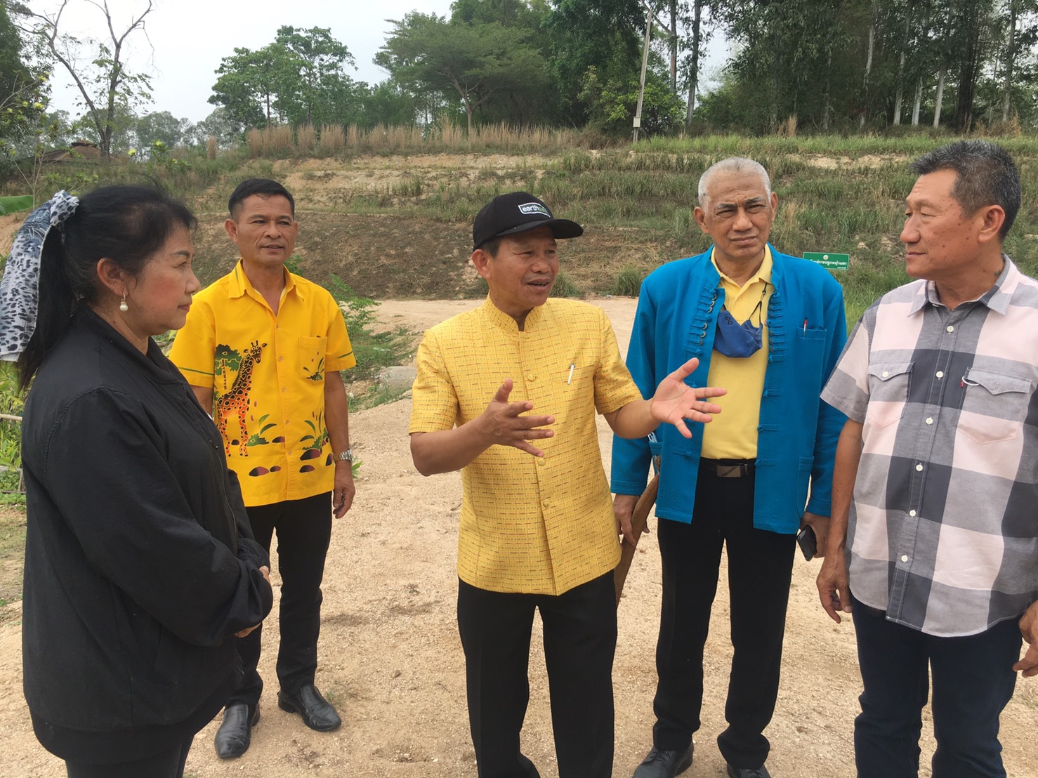 รองอธิบดี พช. ลงพื้นที่เยี่ยมชม “โคก หนอง นา โมเดล” อ.ศรีราชา จ.ชลบุรี