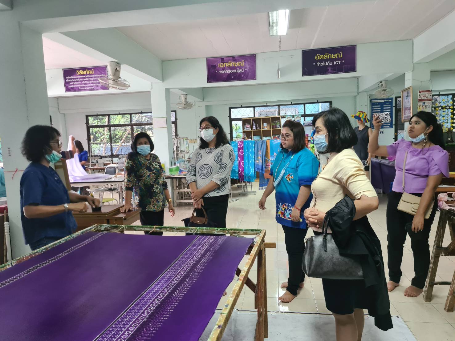 สพจ.ชลบุรี ลงพื้นที่ติดตาม​และสนับสนุนผู้ผลิต​ ผู้ประกอบการ OTOP​ สู่ยุค 4.0