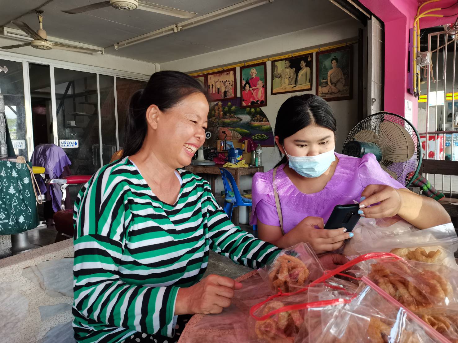 สพจ.ชลบุรี ลงพื้นที่ติดตาม​และสนับสนุนผู้ผลิต​ ผู้ประกอบการ OTOP​ สู่ยุค 4.0