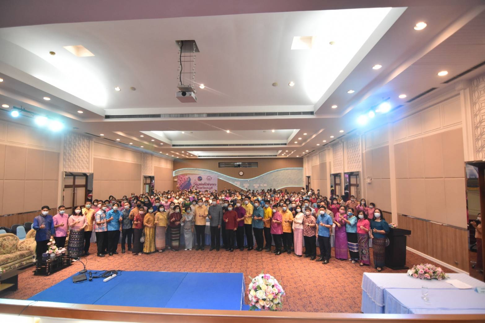 โครงการผู้นำสตรีชลบุรีรู้ทันโรคกับการพัฒนาบุคลิกภาพสู่บุคลิกภาพที่สมบูรณ์แบบ เนื่องในวันสตรีสากล ประจำปี 2564