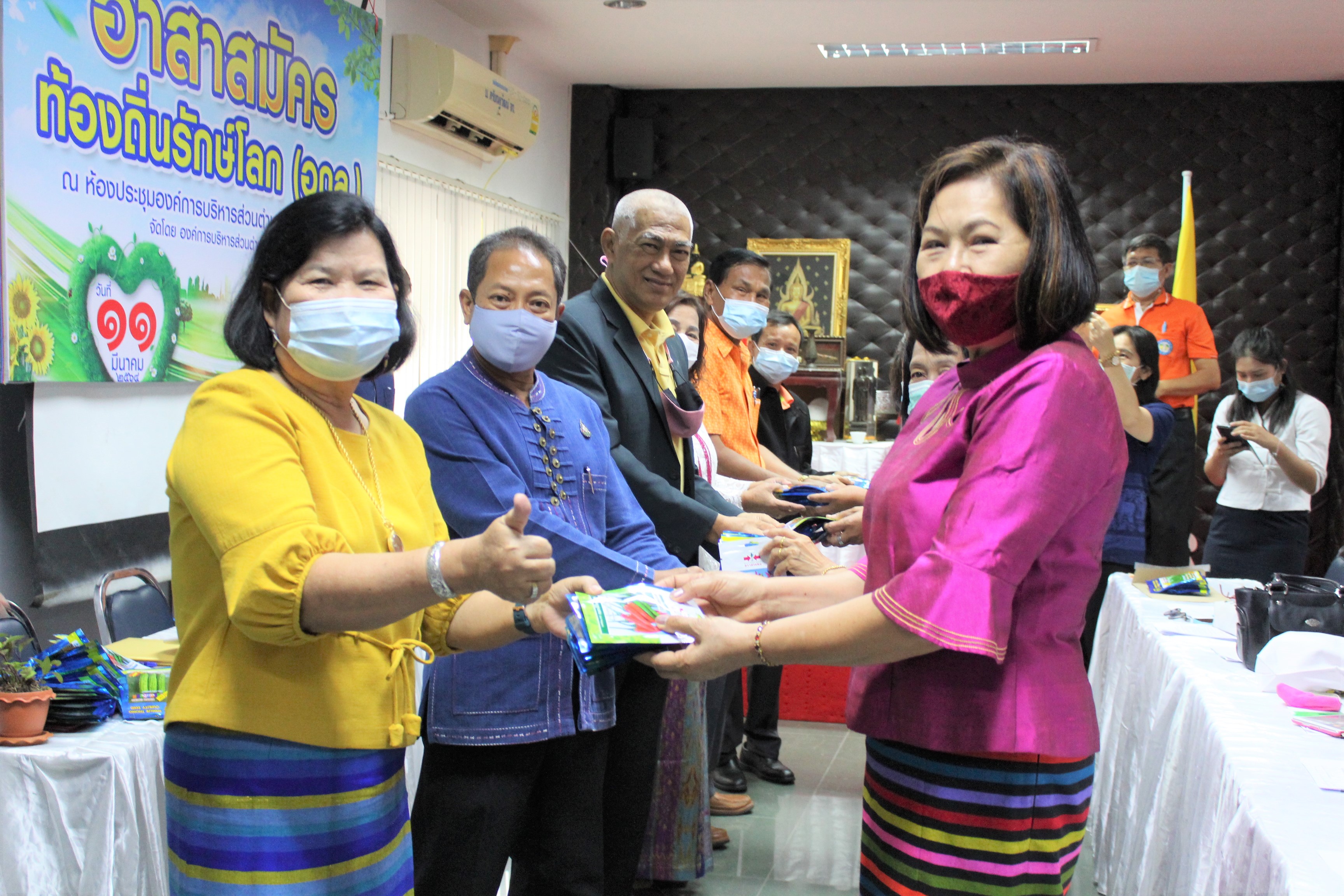 พช.ชลบุรี ร่วมลงนาม MOU 3 ฝ่าย ขับเคลื่อนปฏิบัติการ 90 วัน ปลูกผักสวนครัวเพื่อสร้างความมั่นคงทางอาหาร รอบ 2