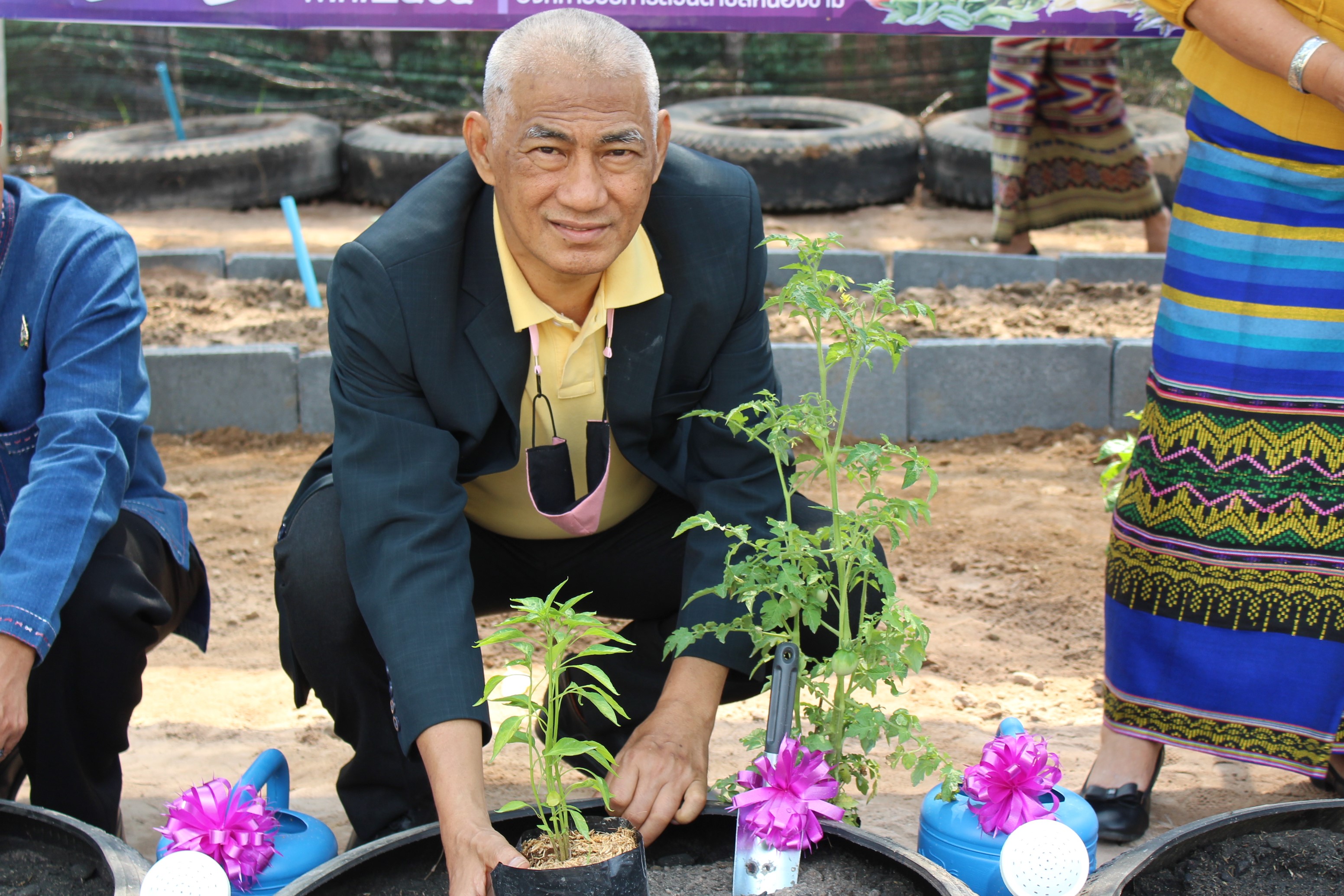 พช.ชลบุรี ร่วมลงนาม MOU 3 ฝ่าย ขับเคลื่อนปฏิบัติการ 90 วัน ปลูกผักสวนครัวเพื่อสร้างความมั่นคงทางอาหาร รอบ 2