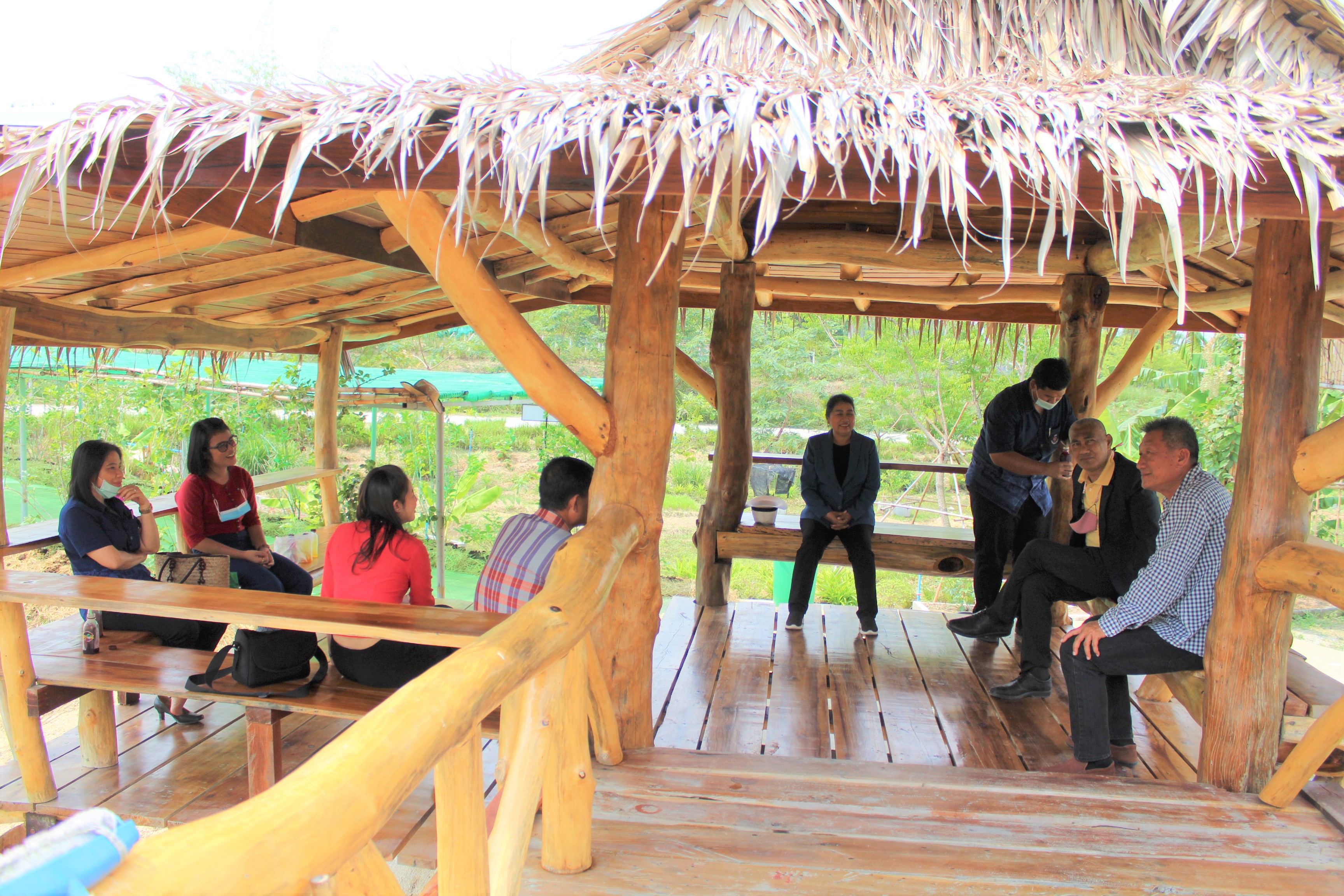 พช.ชลบุรี ร่วมลงนาม MOU 3 ฝ่าย ขับเคลื่อนปฏิบัติการ 90 วัน ปลูกผักสวนครัวเพื่อสร้างความมั่นคงทางอาหาร รอบ 2