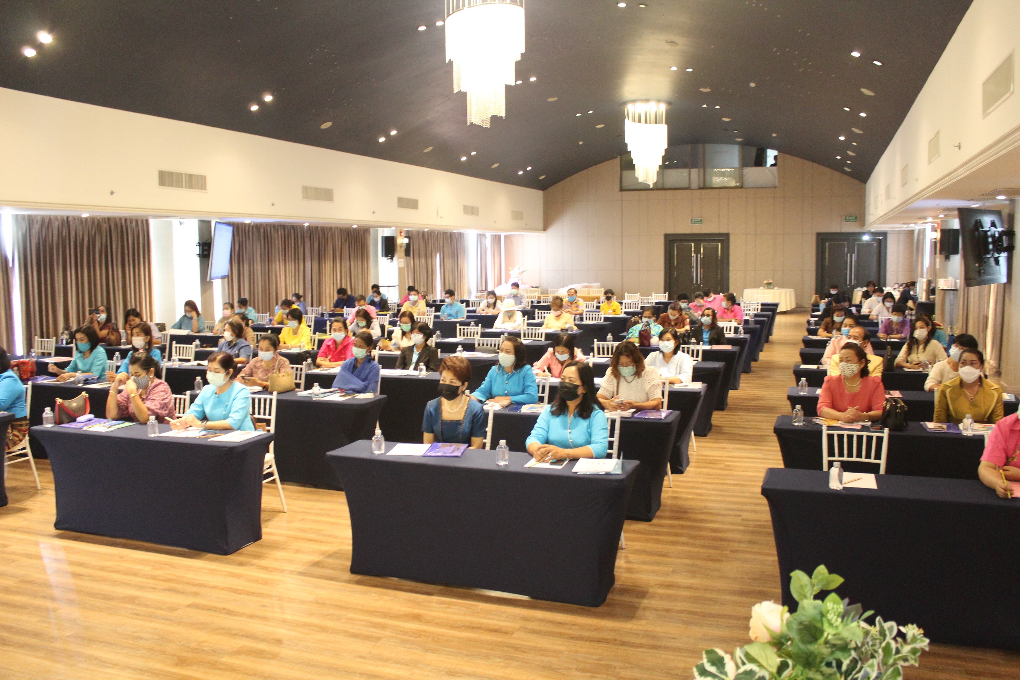 พช.ชลบุรี ประชุมเชิงปฏิบัติการพัฒนากลไกการบริหารจัดการหนี้ กองทุนพัฒนาบทบาทสตรี