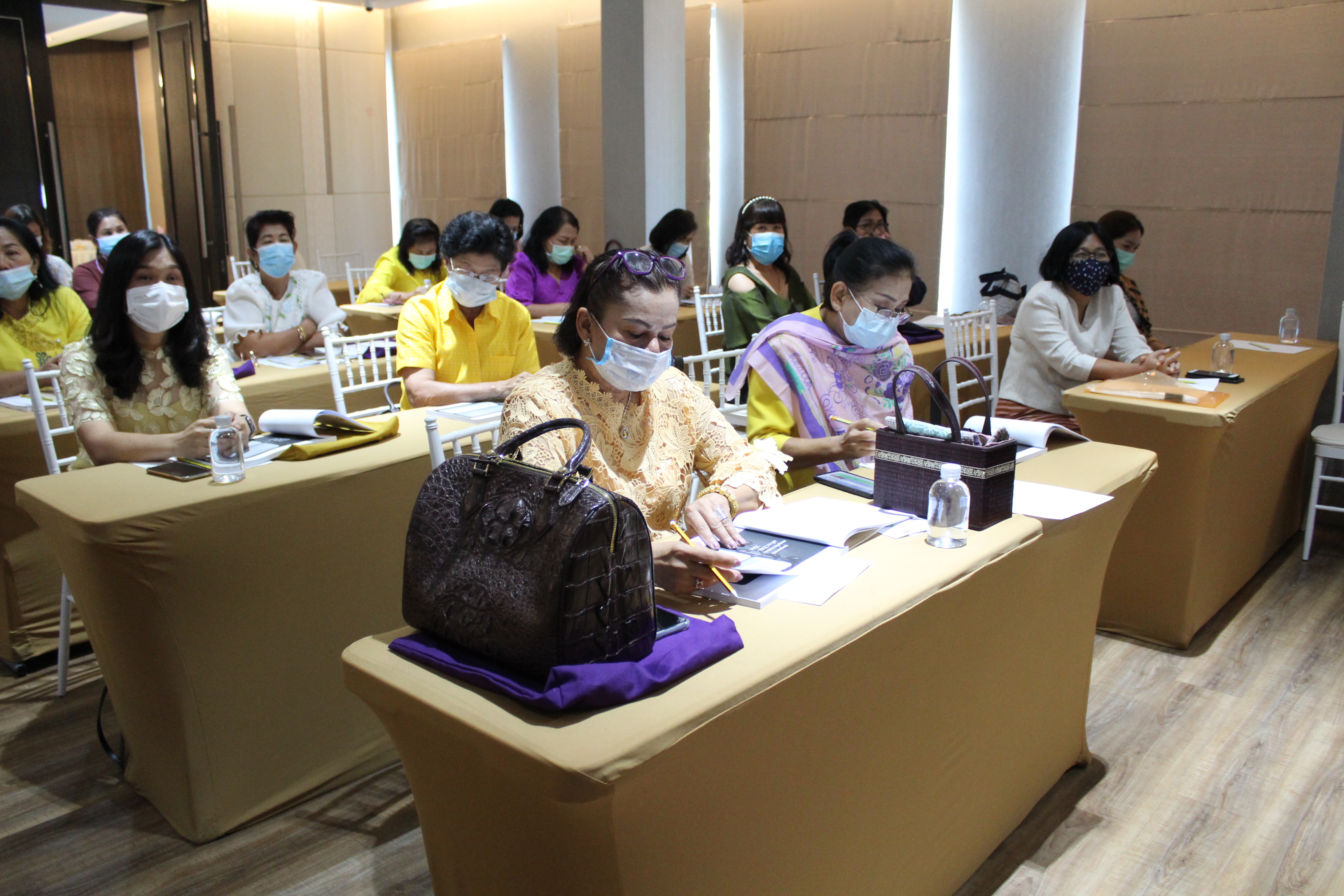 โครงการการขับเคลื่อนยุทธศาสตร์กองทุนพัฒนาบทบาทสตรี จังหวัดชลบุรี