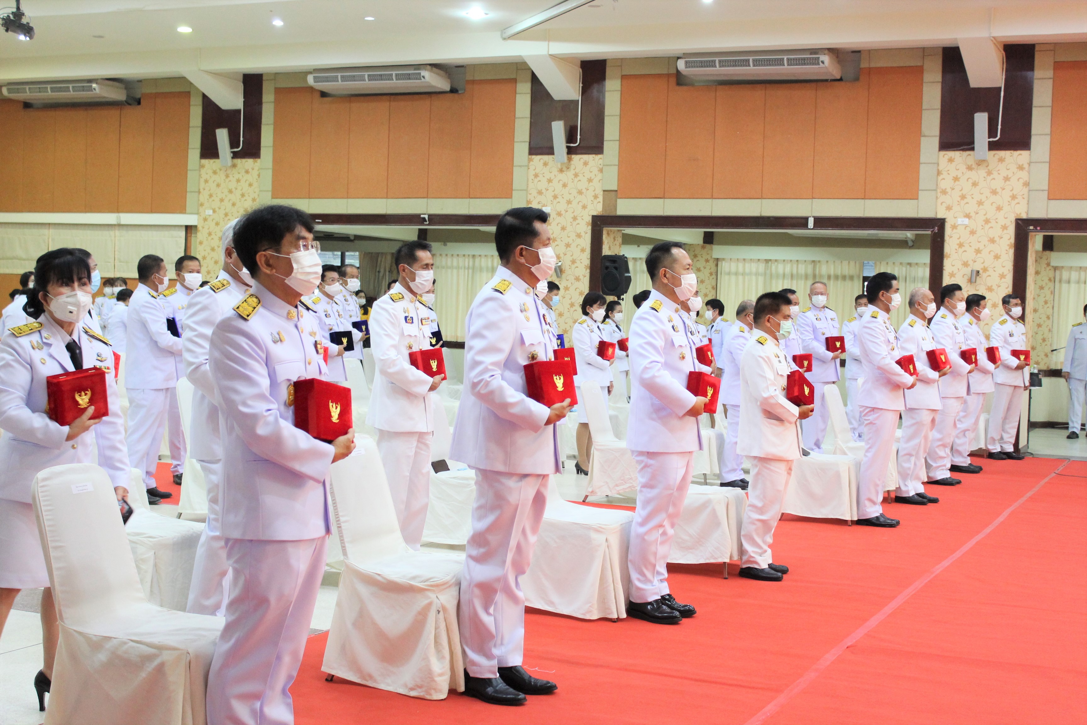พิธีรับพระราชทานเครื่องราชอิสริยาภรณ์ ชั้นสายสะพาย ประจำปี 2563