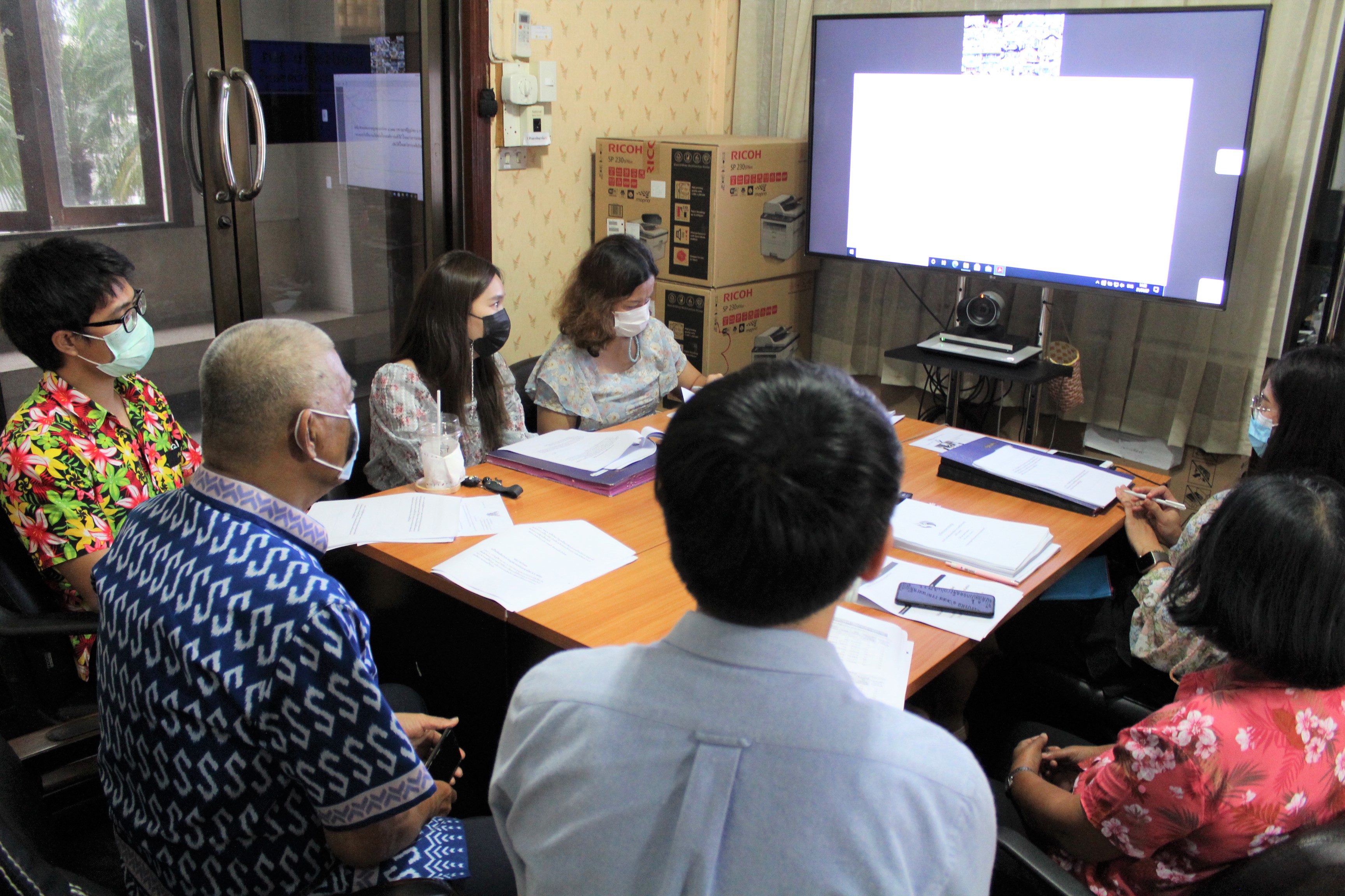 ประชุมชี้แจง เร่งรัด กำกับ ติดตามการดำเนินงานกองทุนพัฒนาบทบาทสตรี ครั้งที่ 4/2564