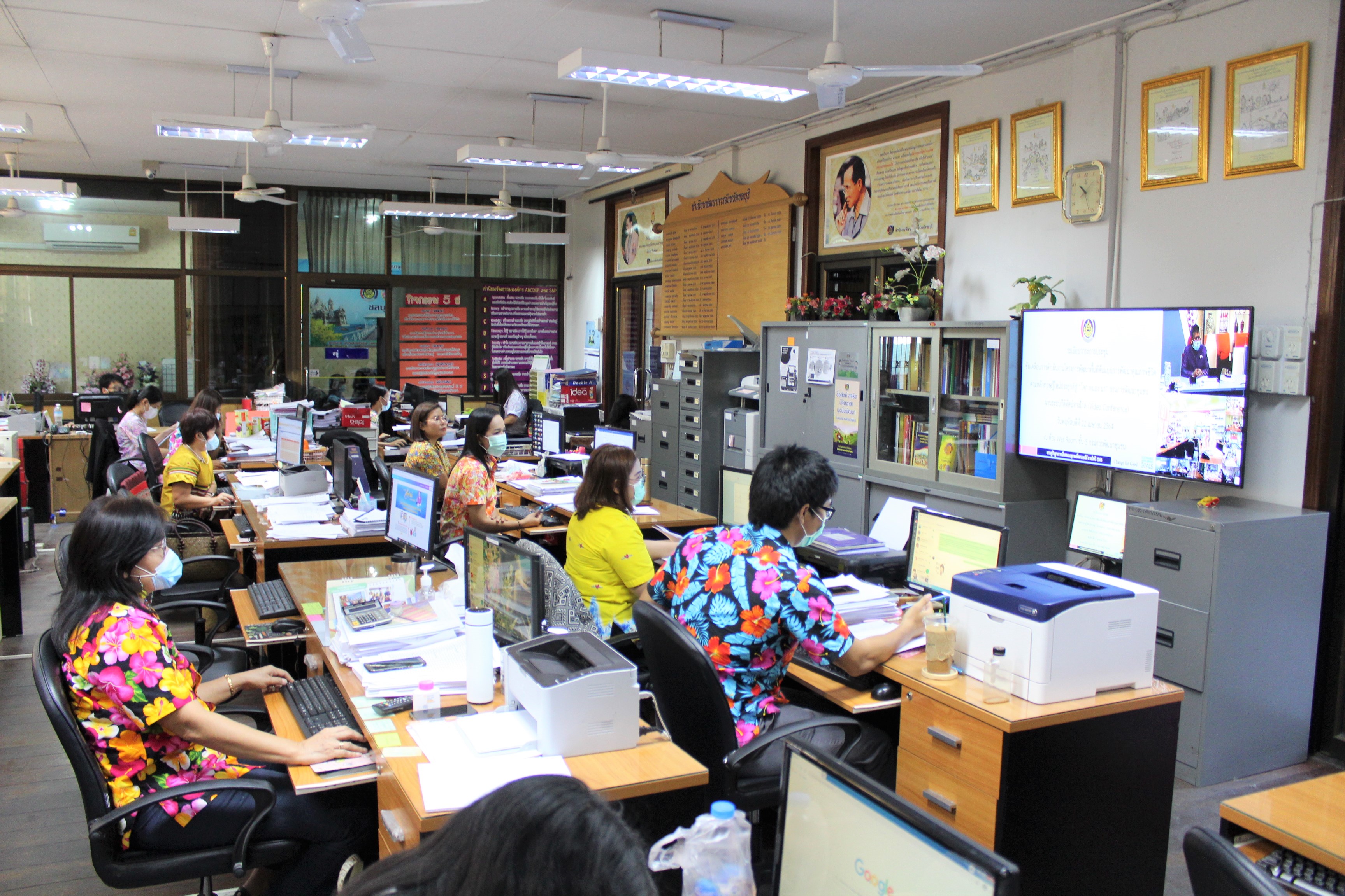 ประชุมขับเคลื่อนการดำเนินงานโครงการพัฒนาพื้นที่ต้นแบบการพัฒนาคุณภาพชีวิตตามหลักทฤษฎีใหม่ประยุกต์สู่ “โคก หนอง นา”