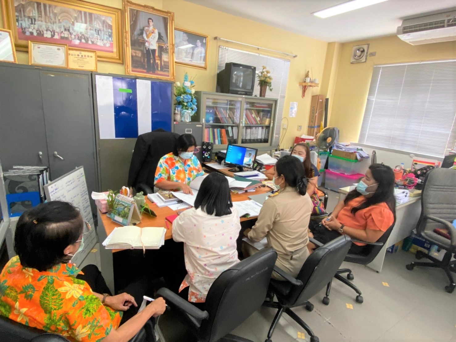 ประชุมขับเคลื่อนการดำเนินงานโครงการพัฒนาพื้นที่ต้นแบบการพัฒนาคุณภาพชีวิตตามหลักทฤษฎีใหม่ประยุกต์สู่ “โคก หนอง นา”