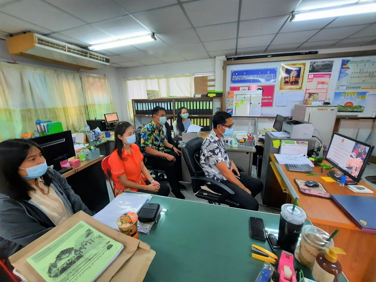 ประชุมขับเคลื่อนการดำเนินงานโครงการพัฒนาพื้นที่ต้นแบบการพัฒนาคุณภาพชีวิตตามหลักทฤษฎีใหม่ประยุกต์สู่ “โคก หนอง นา”