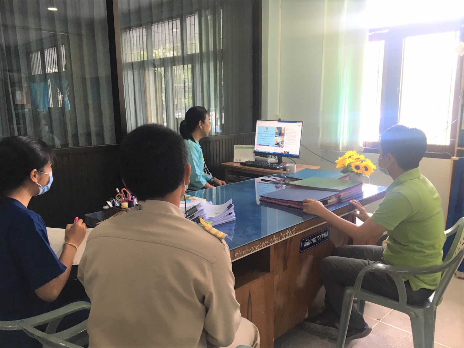 ประชุมขับเคลื่อนการดำเนินงานโครงการพัฒนาพื้นที่ต้นแบบการพัฒนาคุณภาพชีวิตตามหลักทฤษฎีใหม่ประยุกต์สู่ “โคก หนอง นา”