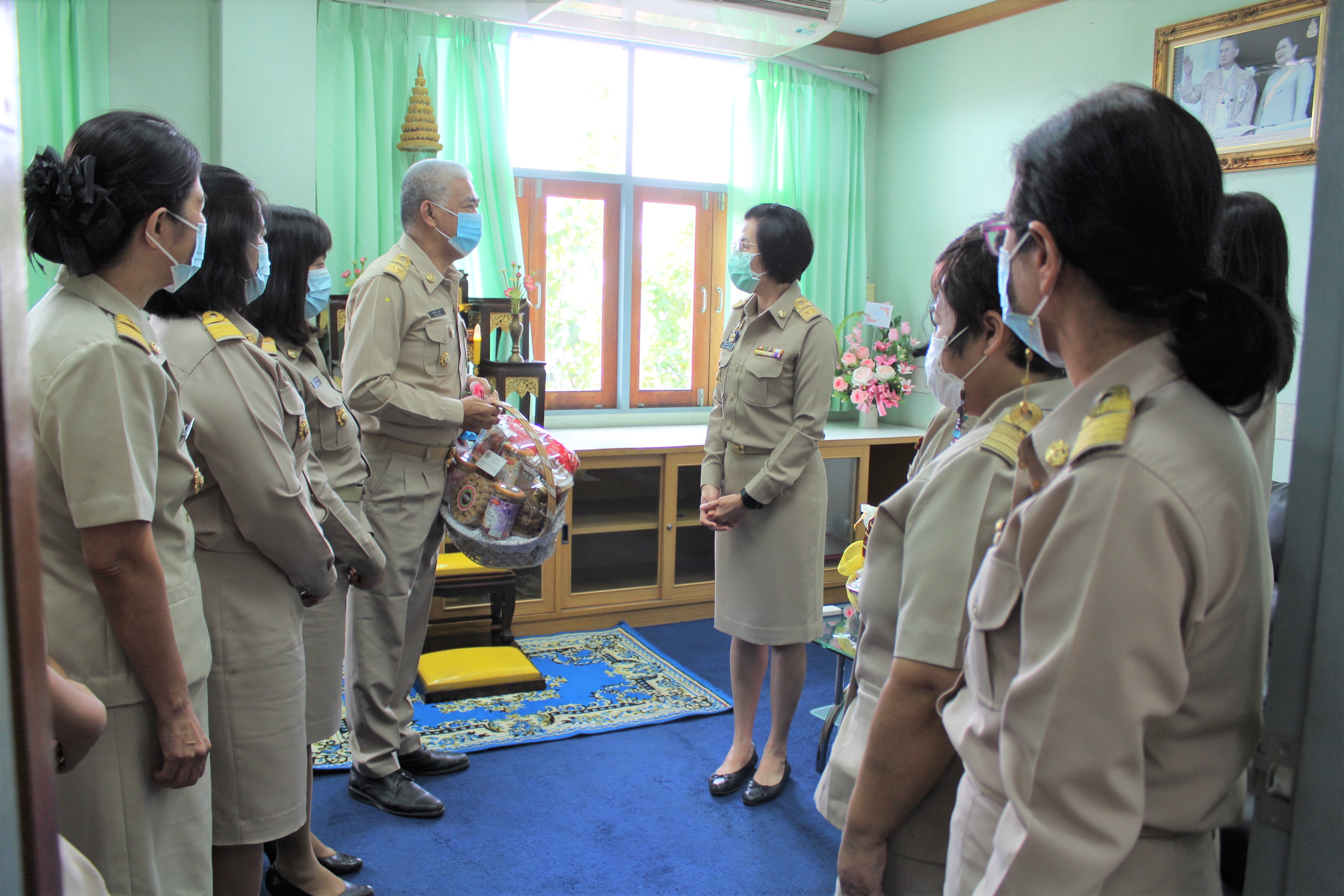 พช.ชลบุรี มอบกระเช้าของขวัญแสดงความยินดีกับรองผู้ว่าฯ คนใหม่
