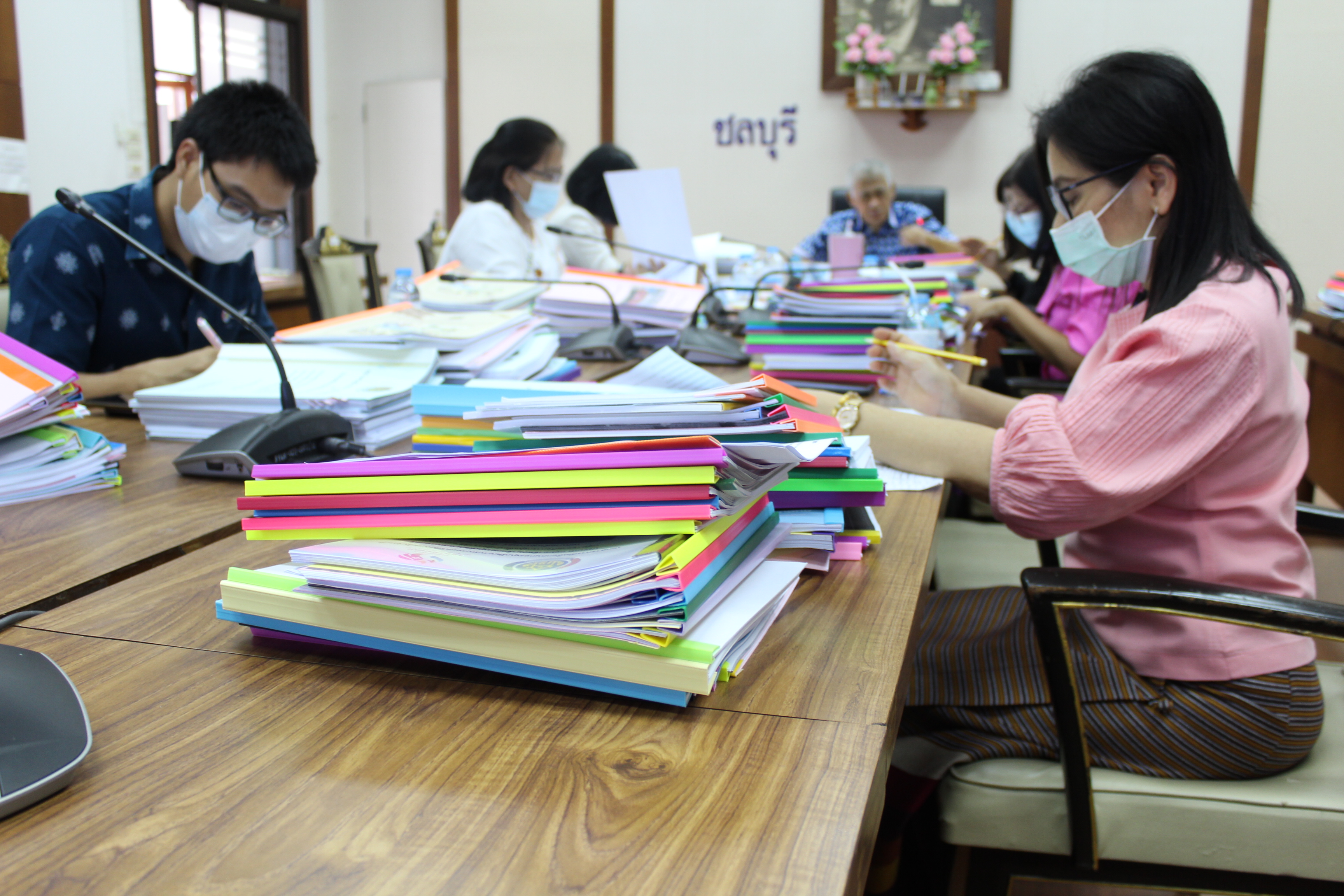การประชุมคณะทำงานกลั่นกรองการคัดสรรกิจกรรมพัฒนาชุมชนดีเด่นระดับจังหวัด และการคัดเลือกคนกองทุนพัฒนาบทบาทสตรีดีเด่นระดับจังหวัด ประจำปี 2564